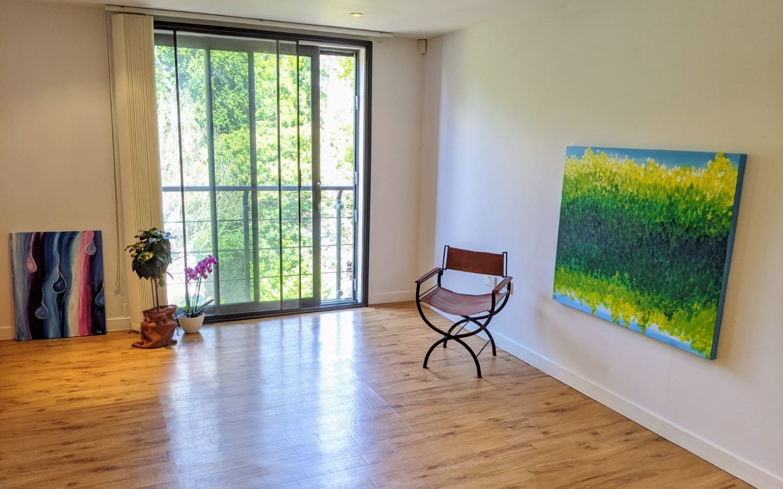 1 bedroom apartment Sold in Sevenoaks - Photograph 2