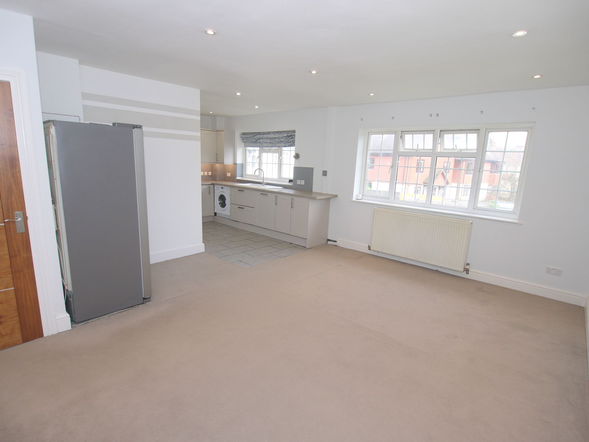 2 bedroom apartment Sold in Sevenoaks - Photograph 3