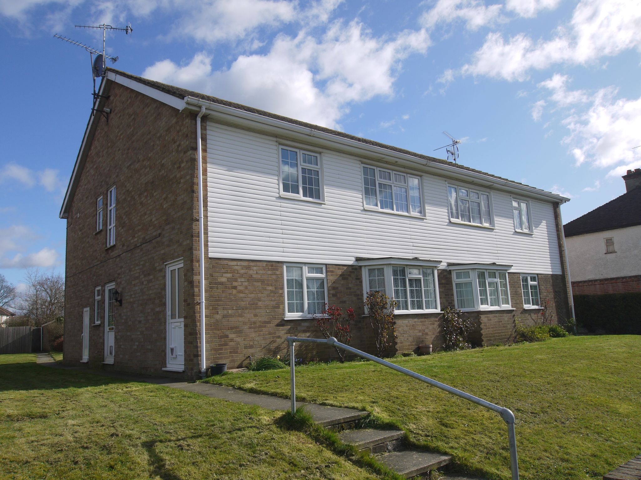 2 bedroom apartment Sold in Sevenoaks - Photograph 1