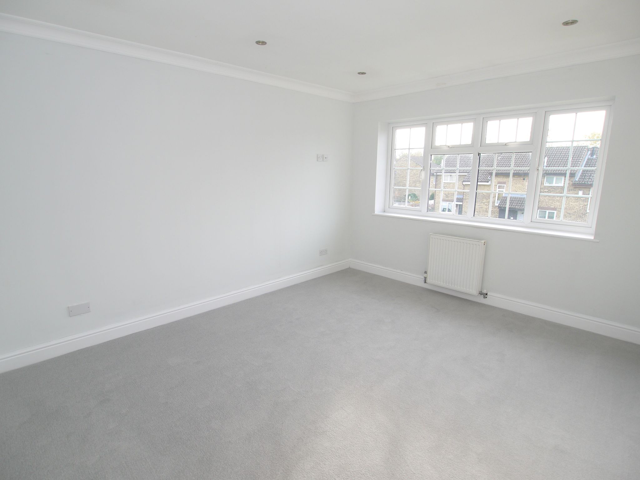 2 bedroom apartment Sold in Sevenoaks - Photograph 5