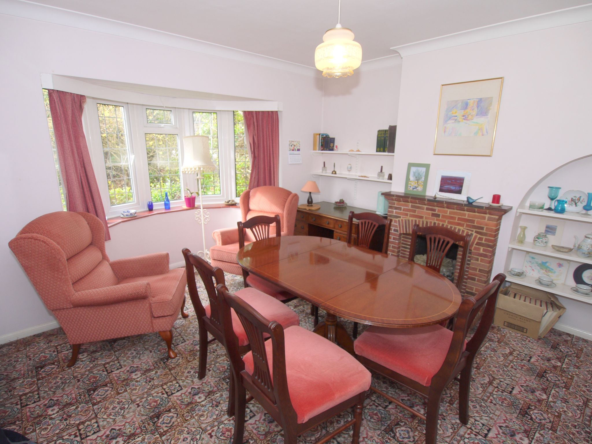 3 bedroom detached house Sold in Sevenoaks - Photograph 3