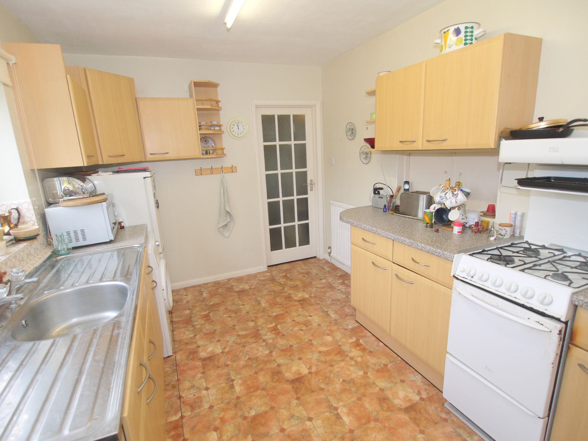 3 bedroom detached house Sold in Sevenoaks - Photograph 5