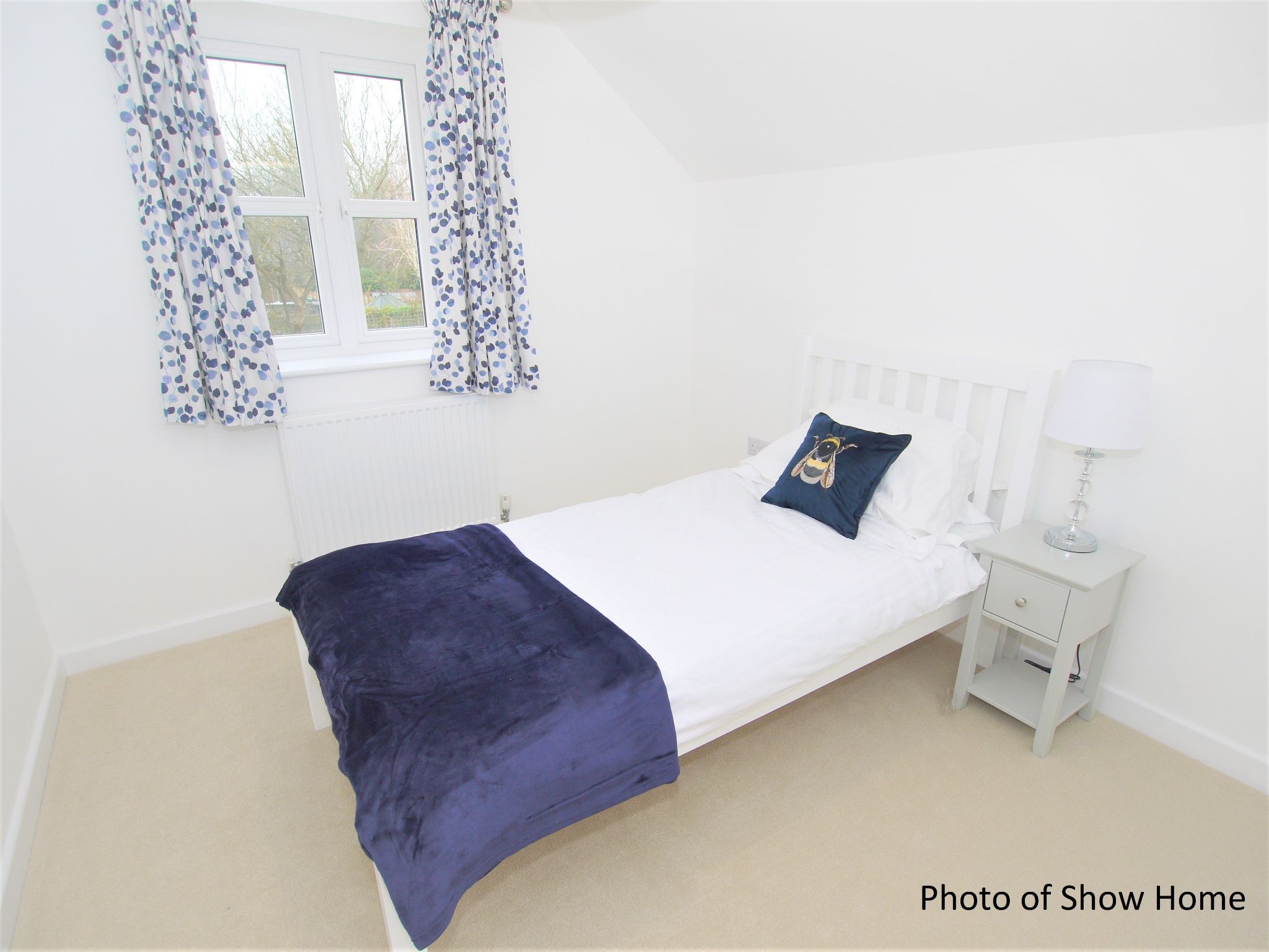 4 bedroom mid terraced house Sold in Tonbridge - Photograph 7