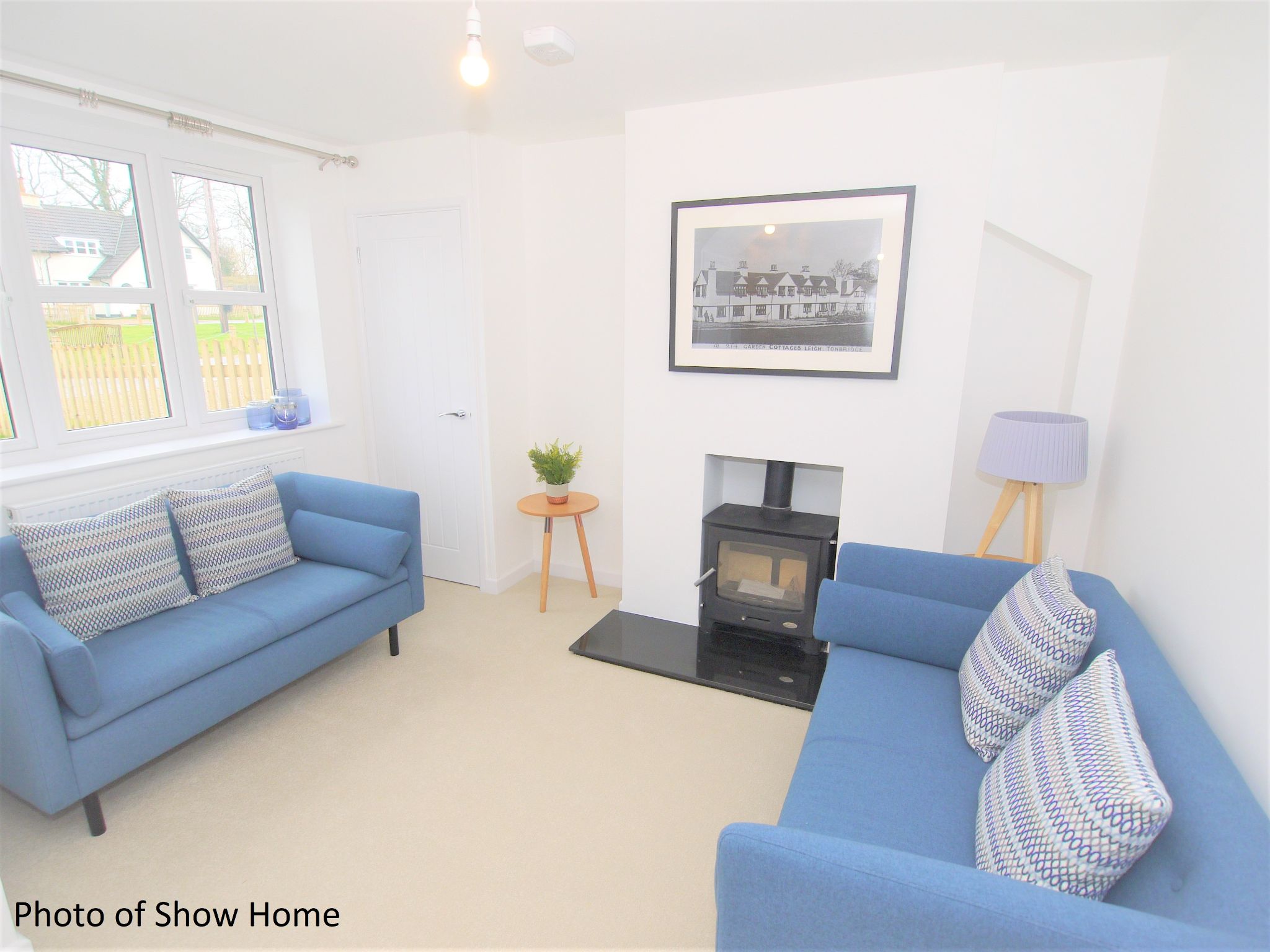 4 bedroom mid terraced house Sold in Tonbridge - Photograph 3