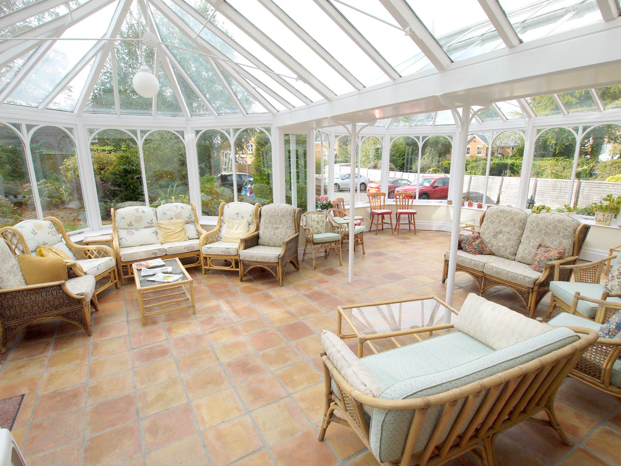 2 bedroom apartment Sold in Sevenoaks - Photograph 8