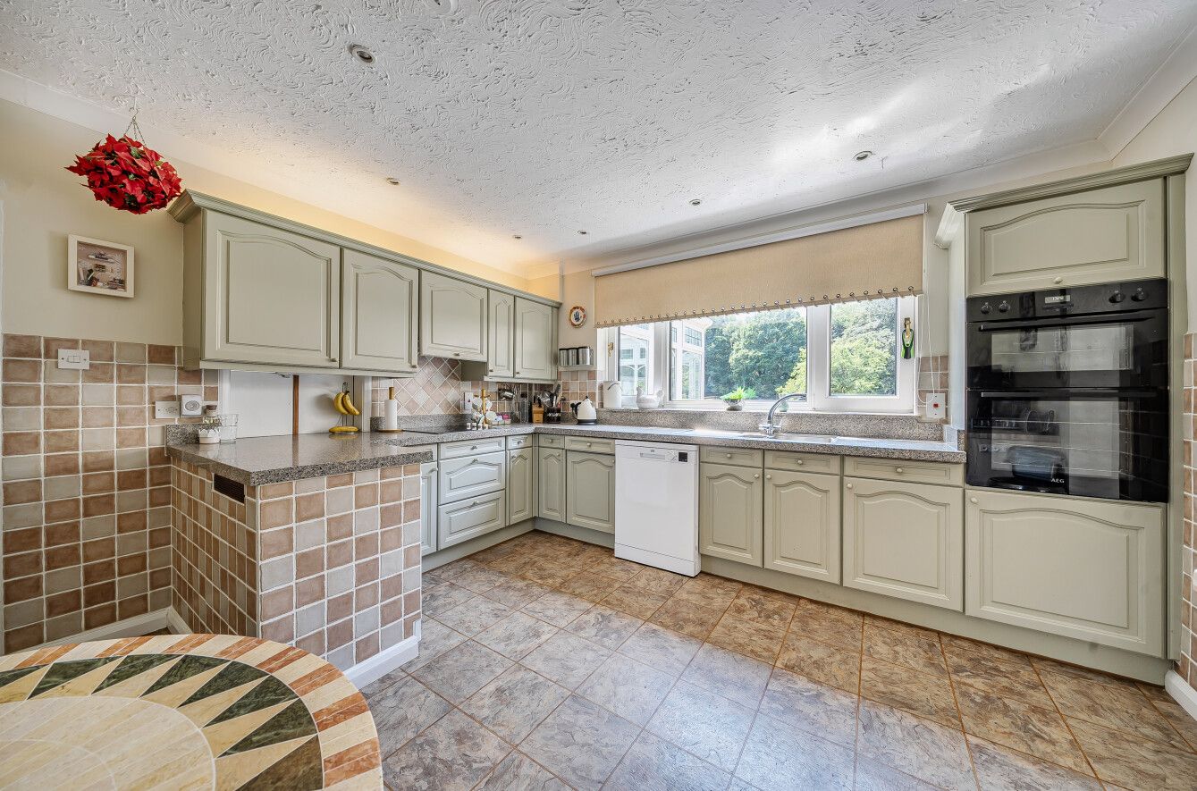 4 bedroom detached house SSTC in Knockholt - Photograph 12