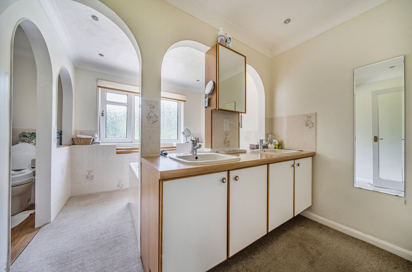 4 bedroom detached house SSTC in Knockholt - Photograph 5