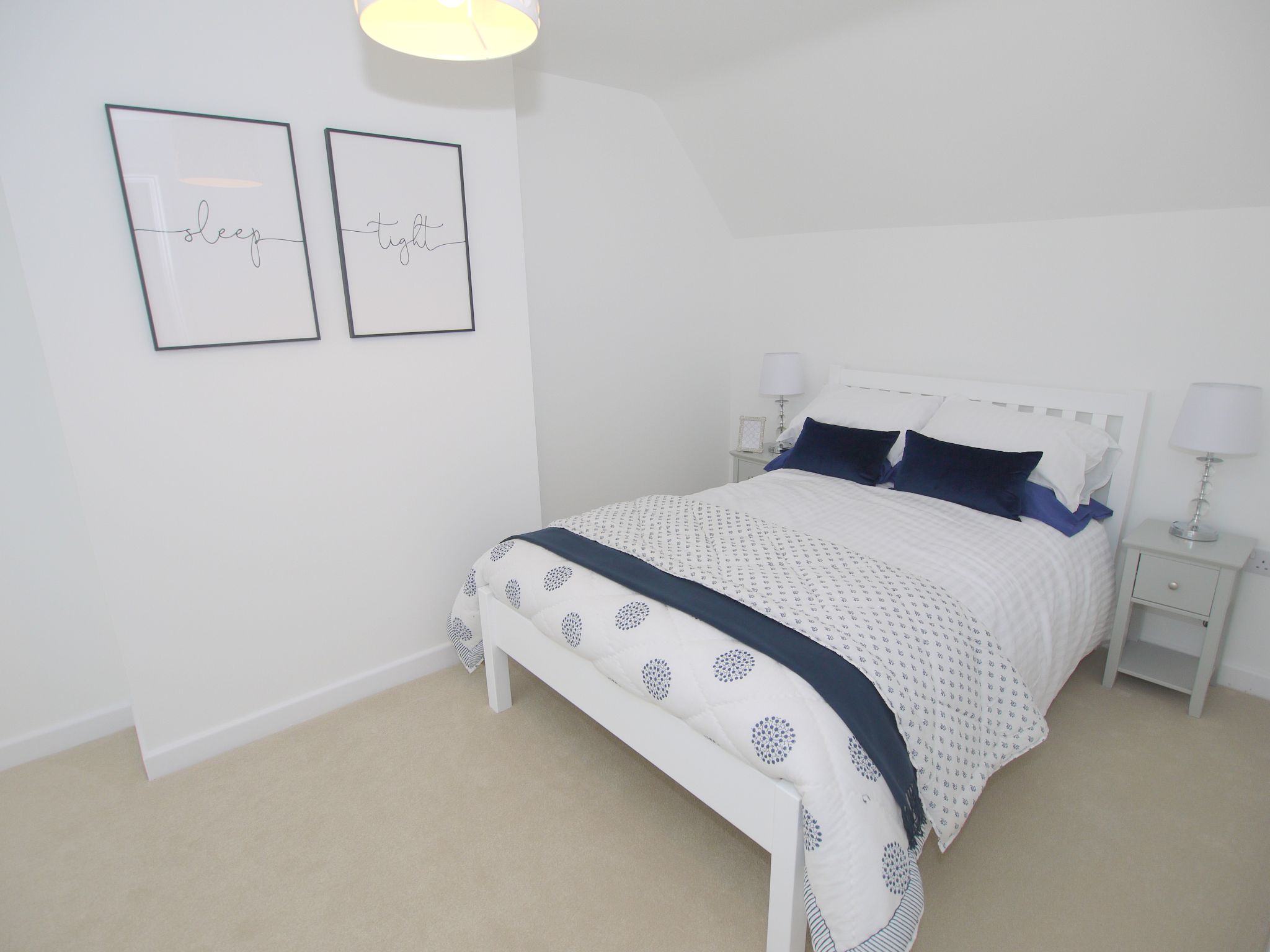 4 bedroom end terraced house Sold in Leigh - Photograph 6
