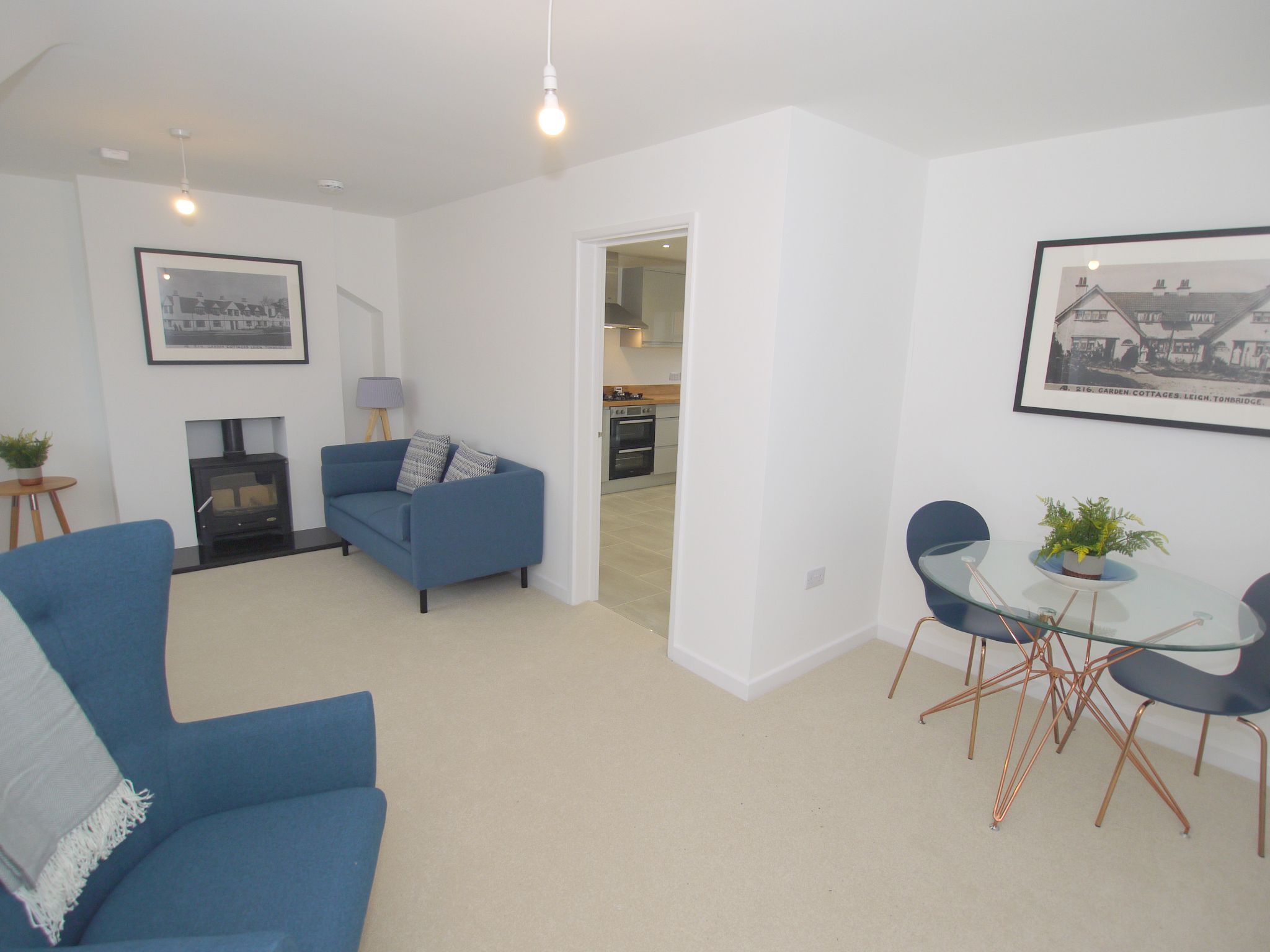 4 bedroom end terraced house Sold in Leigh - Photograph 4