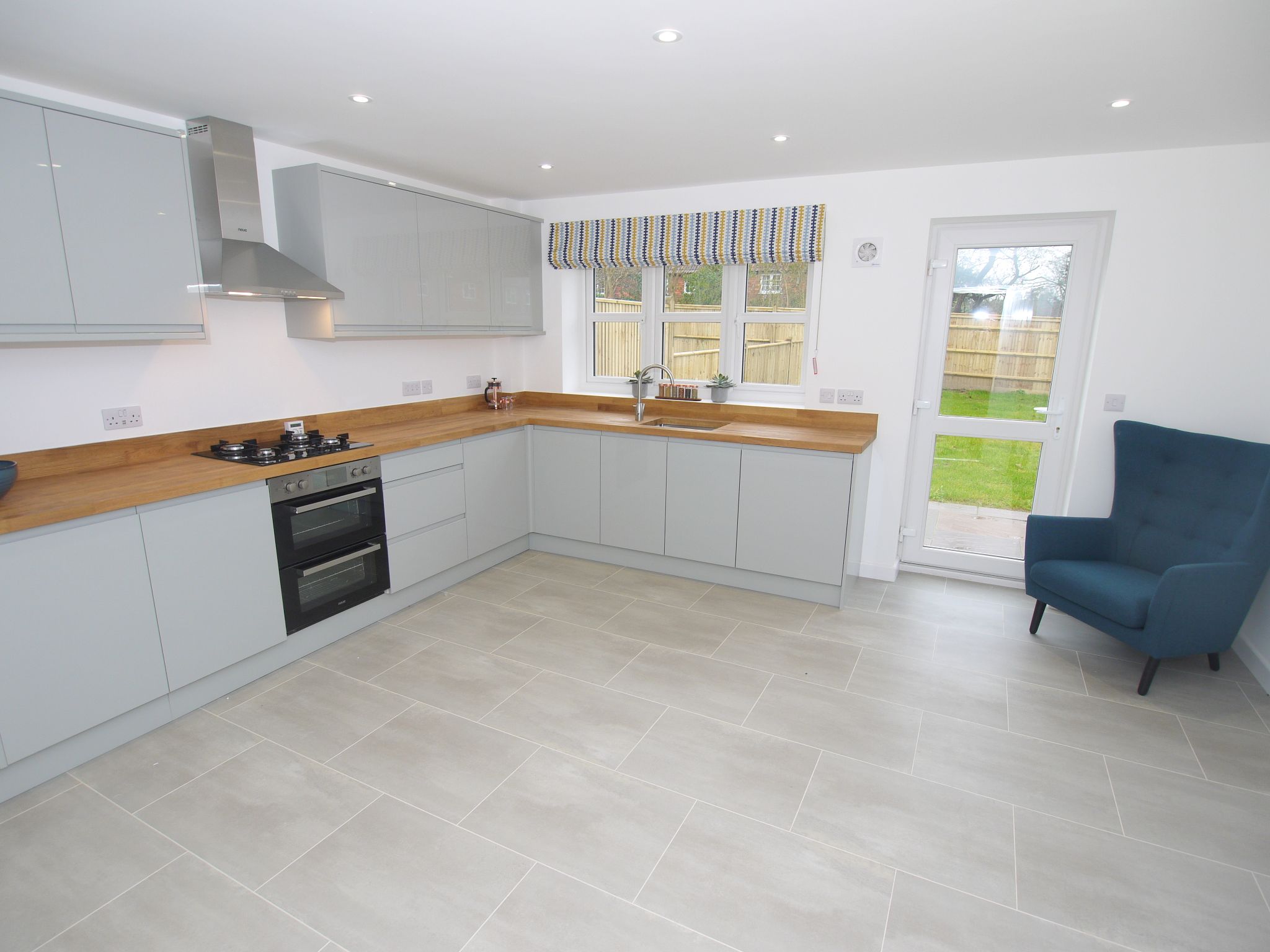4 bedroom end terraced house Sold in Leigh - Photograph 3