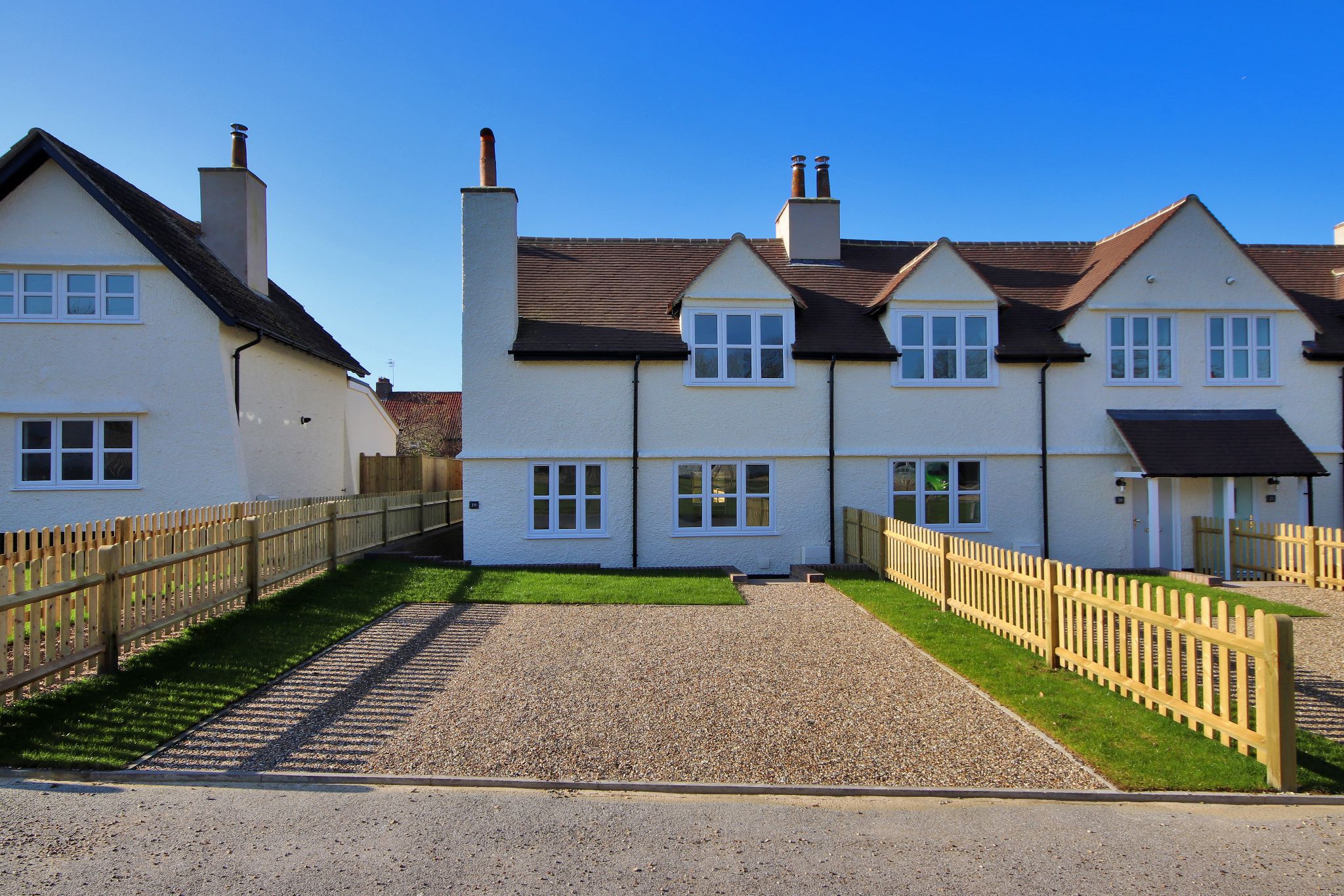 4 bedroom end terraced house Sold in Leigh - Photograph 1