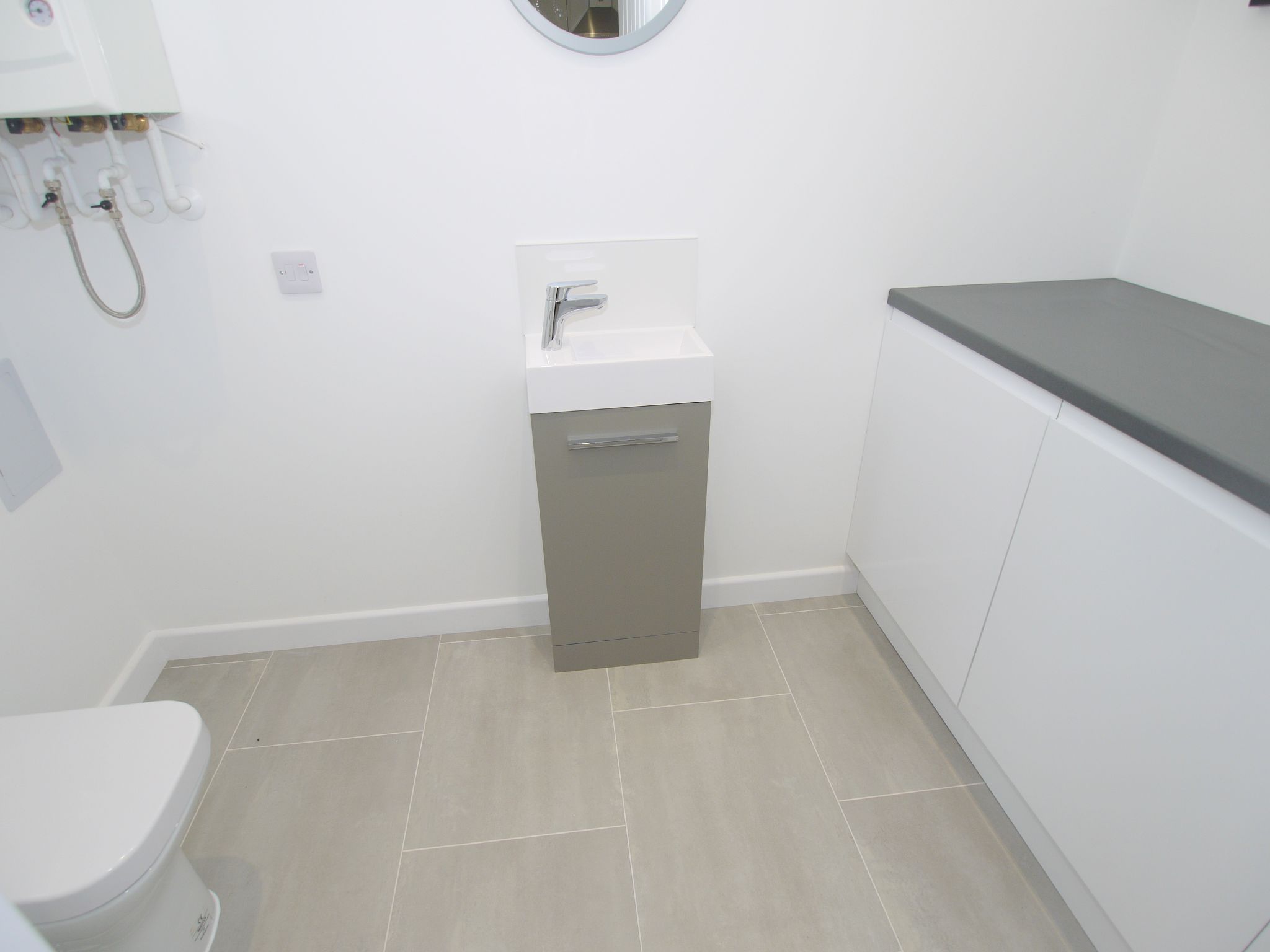 4 bedroom end terraced house Sold in Leigh - Photograph 5