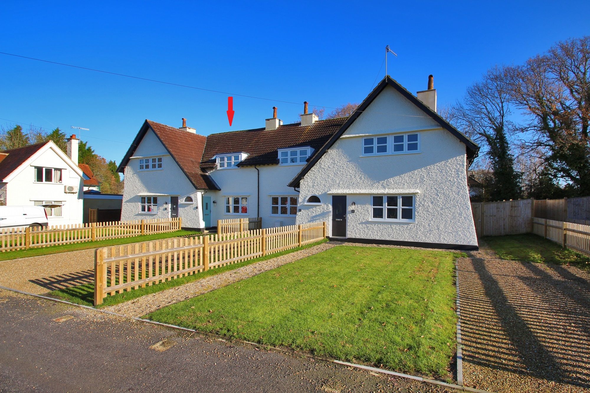 3 bedroom mid terraced house Sold in Tonbridge - Photograph 1