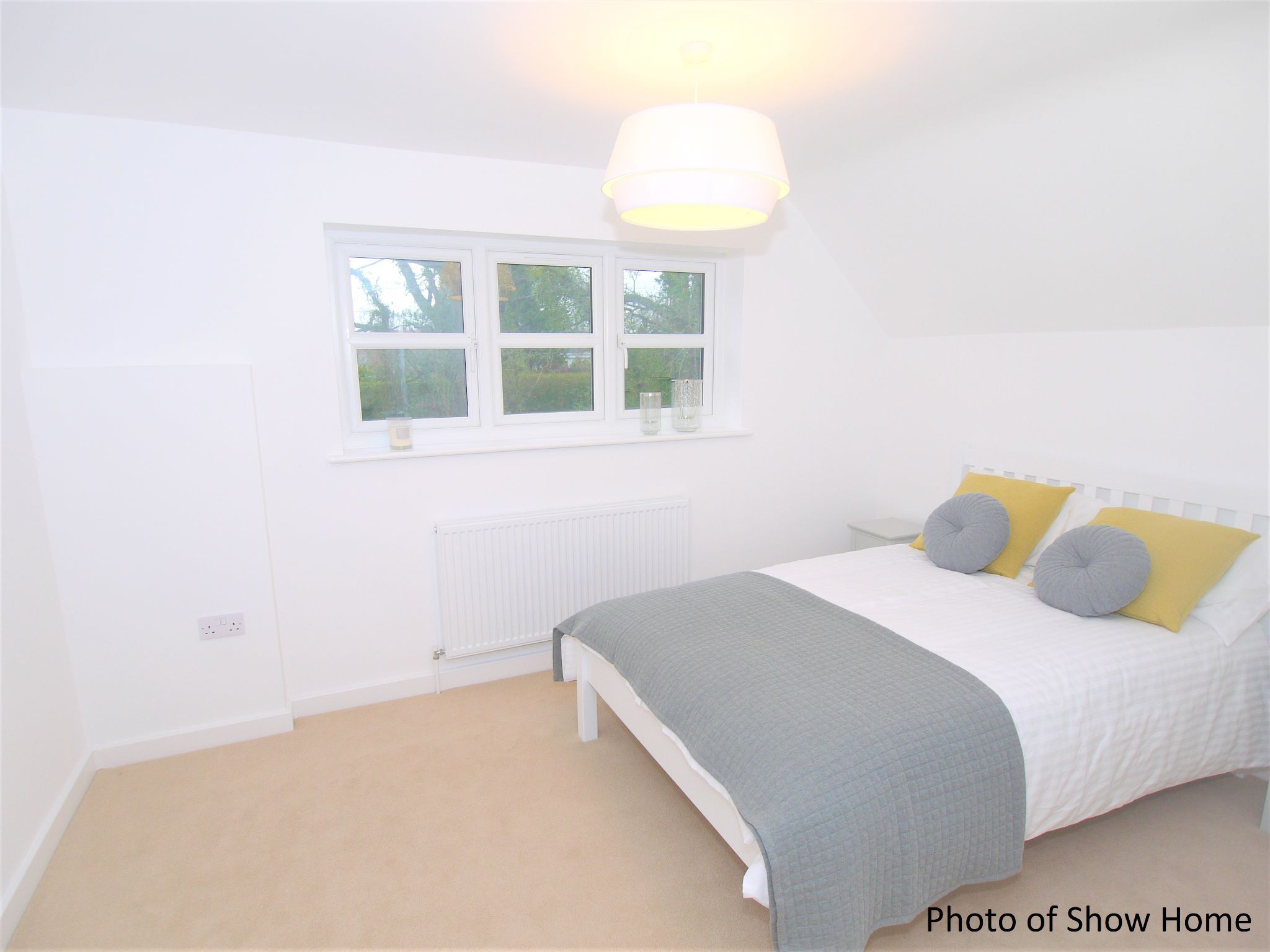 2 bedroom mid terraced house Sold in Tonbridge - Photograph 8