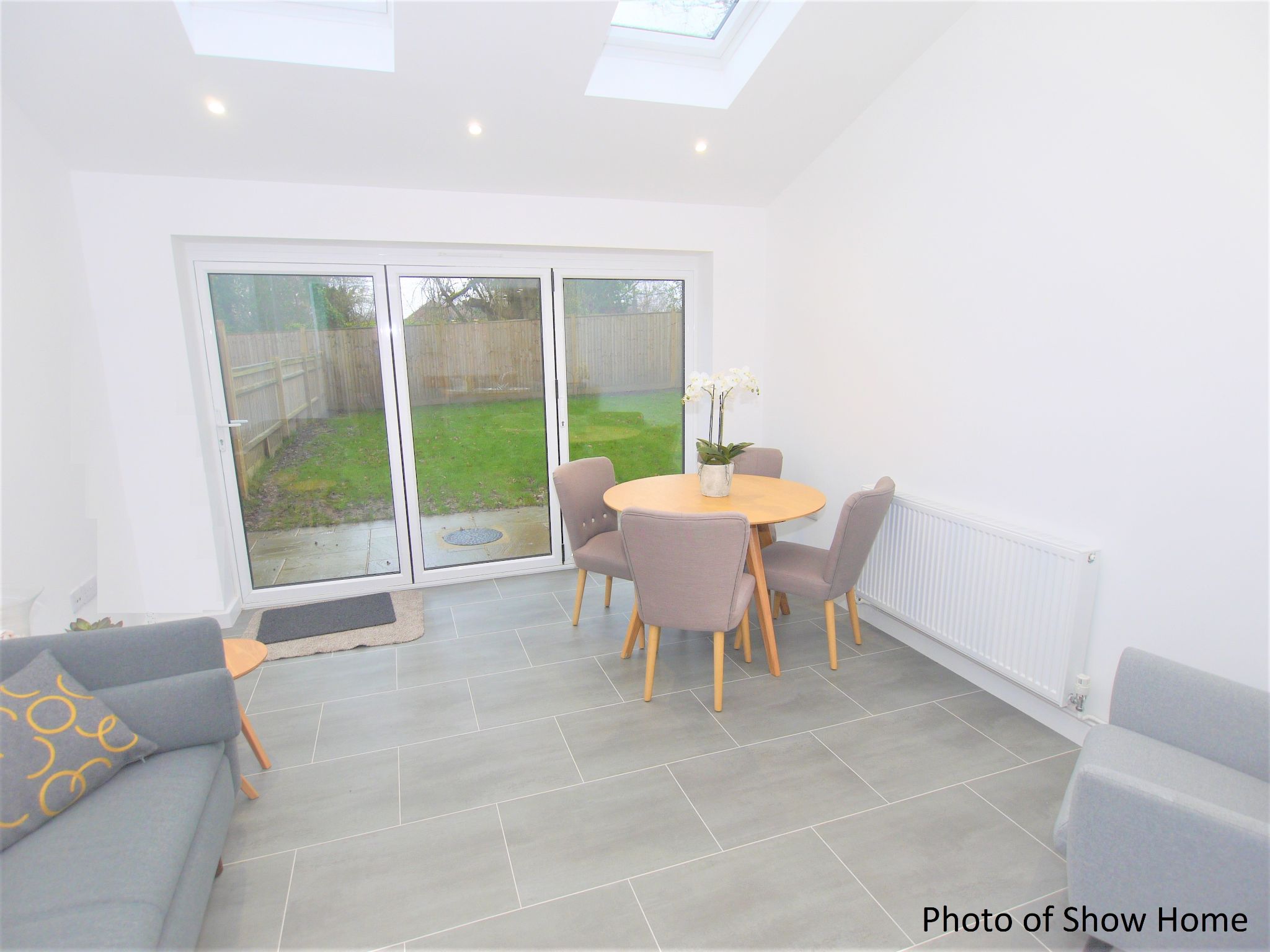 2 bedroom mid terraced house Sold in Tonbridge - Photograph 4
