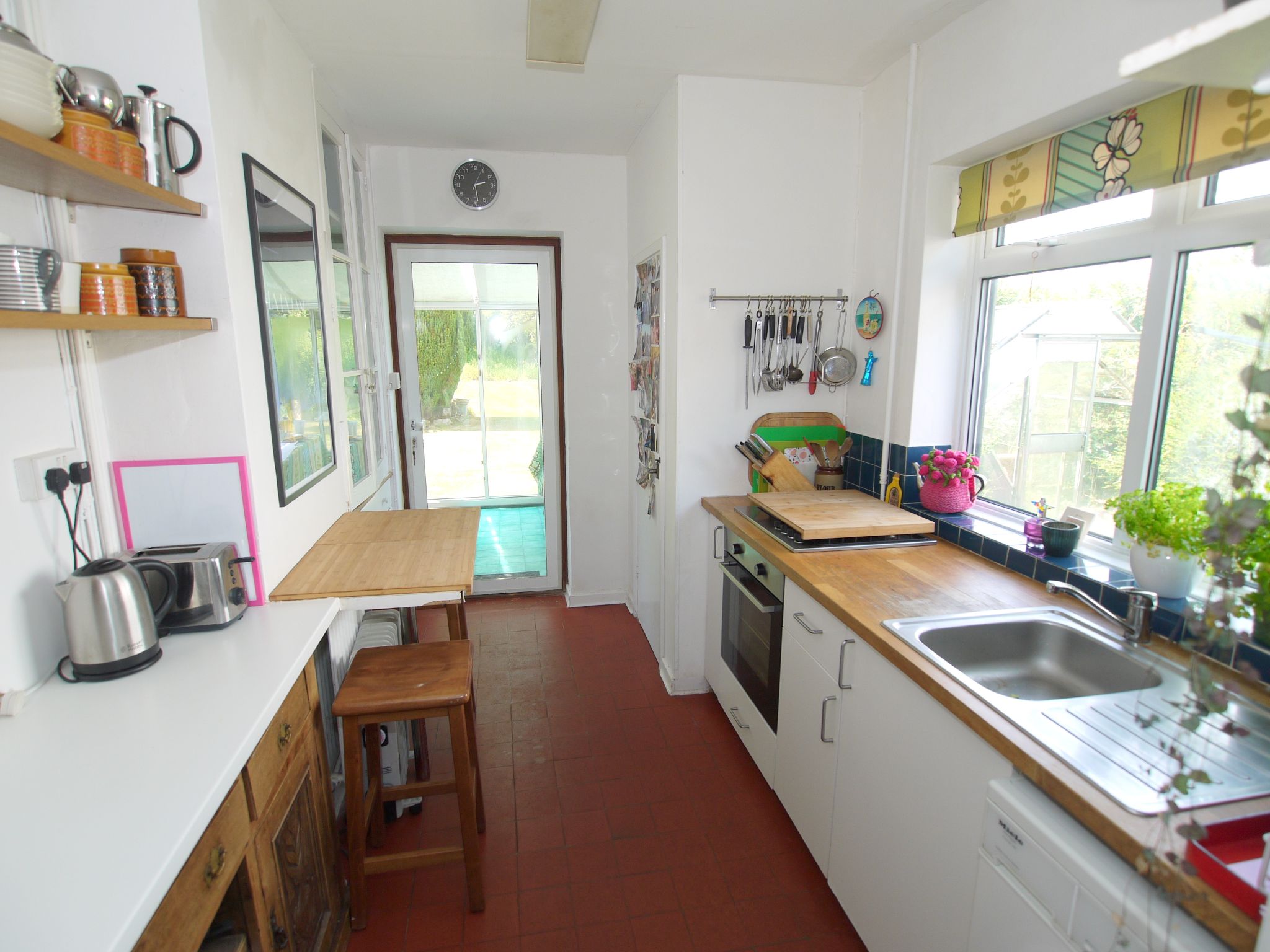 4 bedroom detached house Sold in Sevenoaks - Photograph 4
