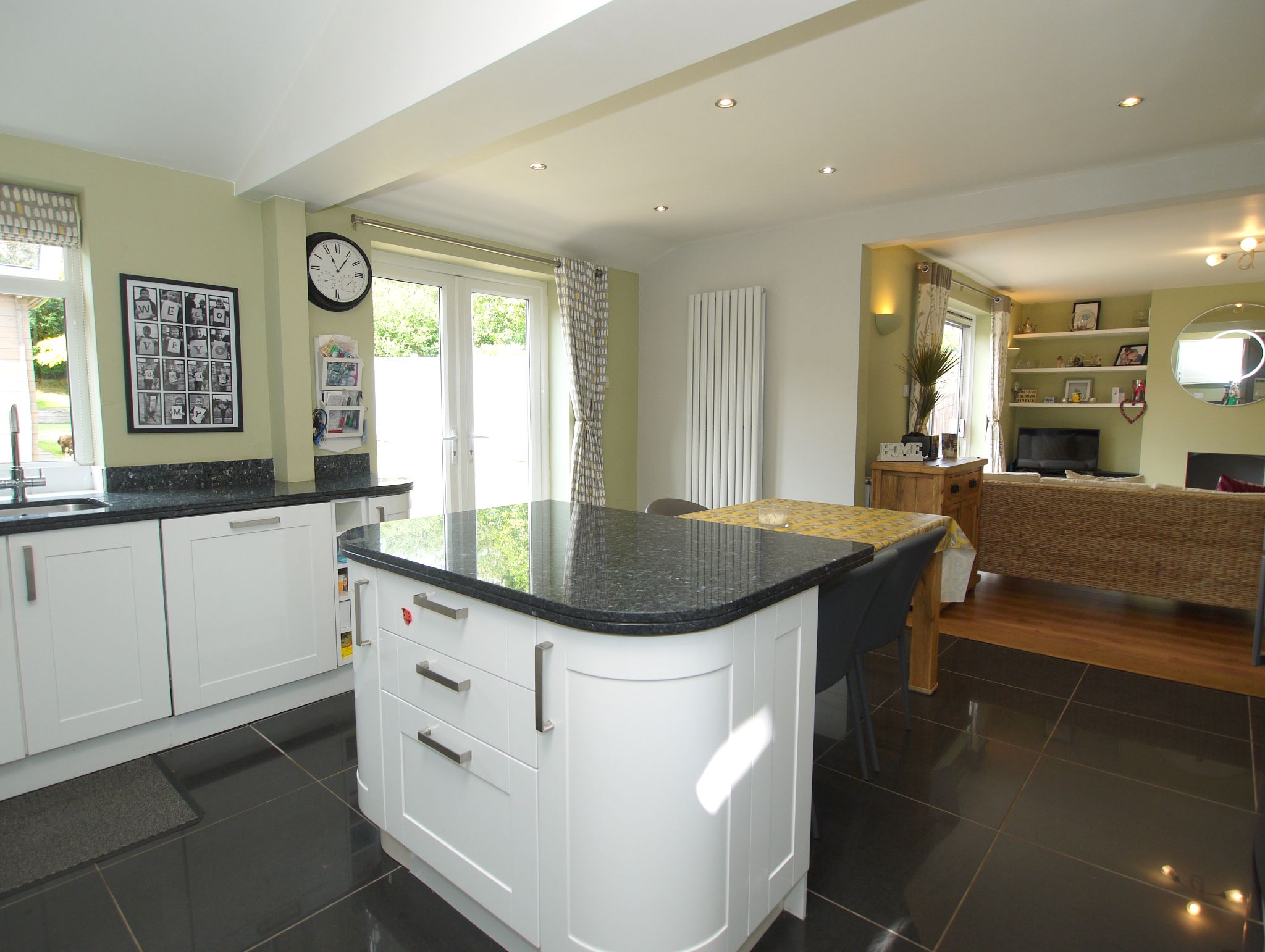 3 bedroom semi-detached house Sold in Sevenoaks - Photograph 3