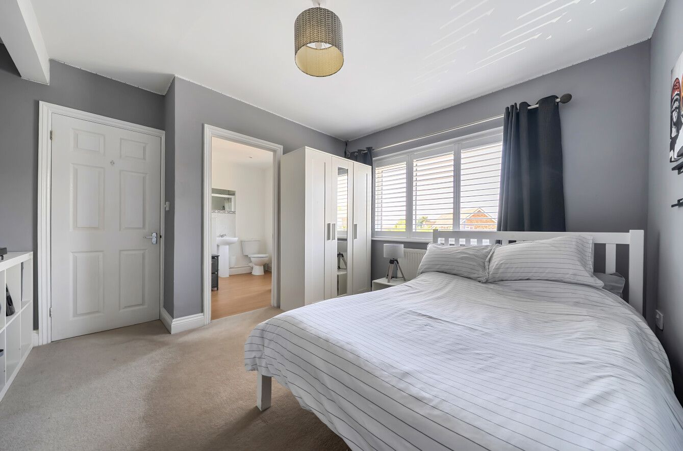4 bedroom semi-detached house For Sale in Kemsing - Photograph 10