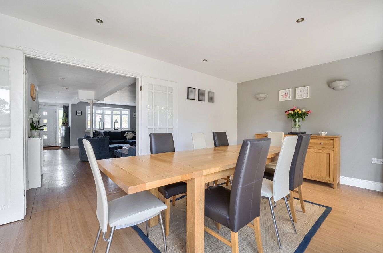 4 bedroom semi-detached house For Sale in Kemsing - Photograph 6