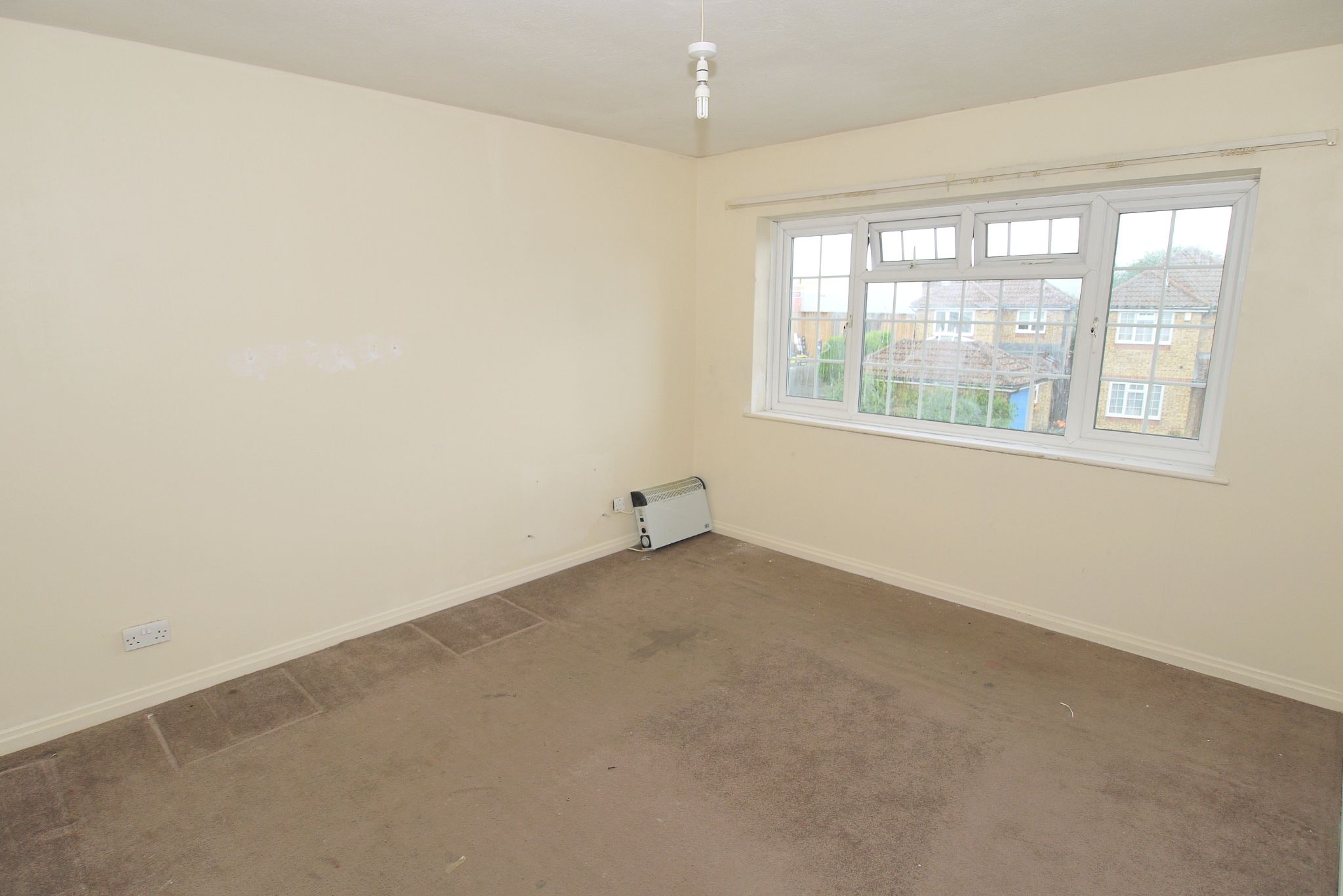 2 bedroom maisonette Sold in Sevenoaks - Photograph 4