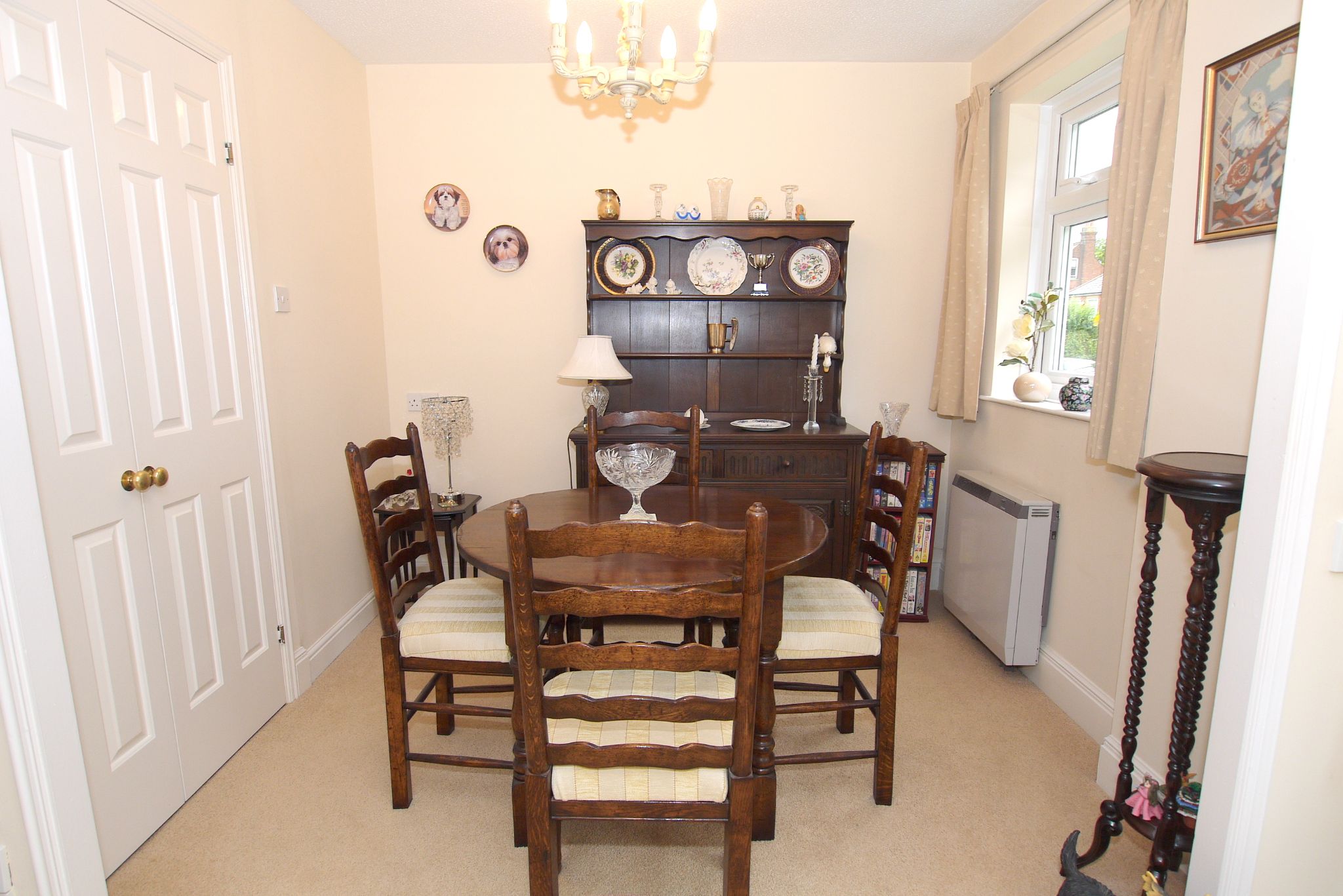 1 bedroom ground floor Sold in Sevenoaks - Photograph 3