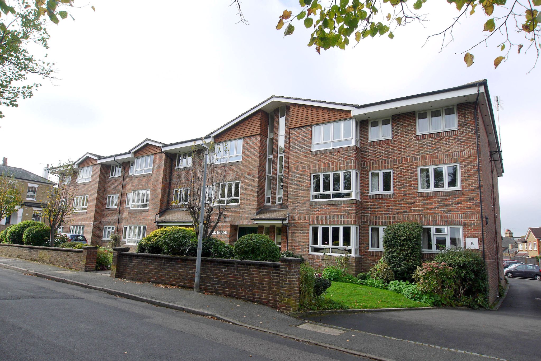 1 bedroom ground floor Sold in Sevenoaks - Photograph 1