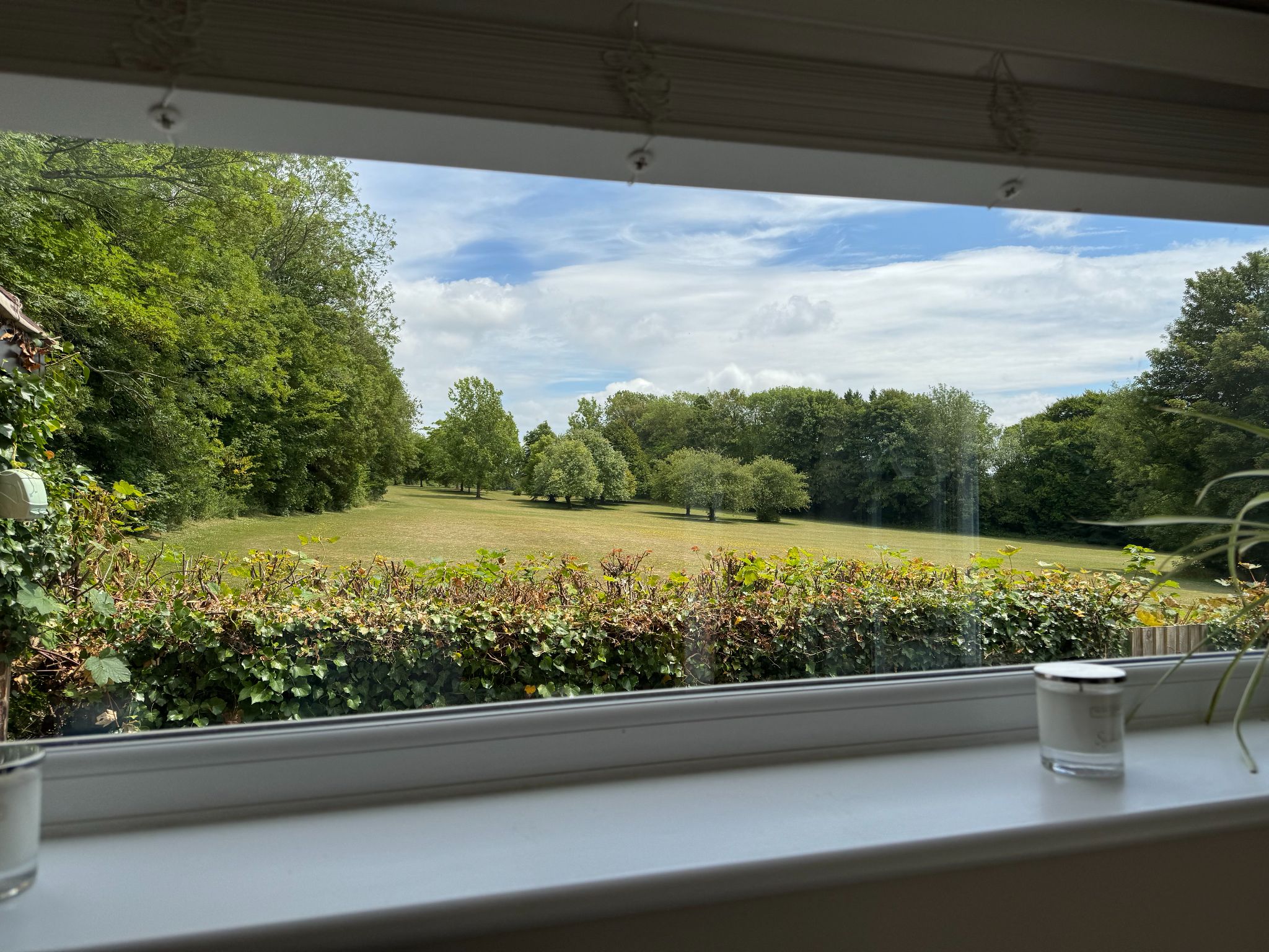 3 bedroom detached bungalow For Sale in Kemsing - Photograph 6