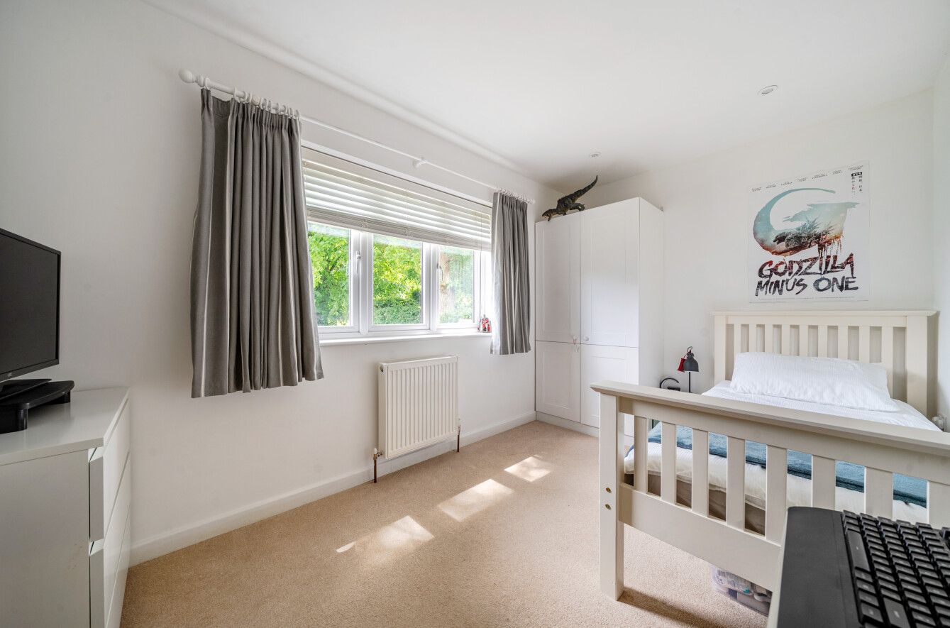 3 bedroom detached bungalow For Sale in Kemsing - Photograph 1