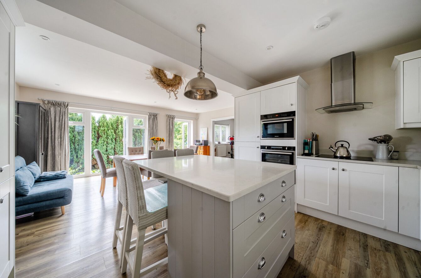 3 bedroom detached bungalow For Sale in Kemsing - Photograph 7