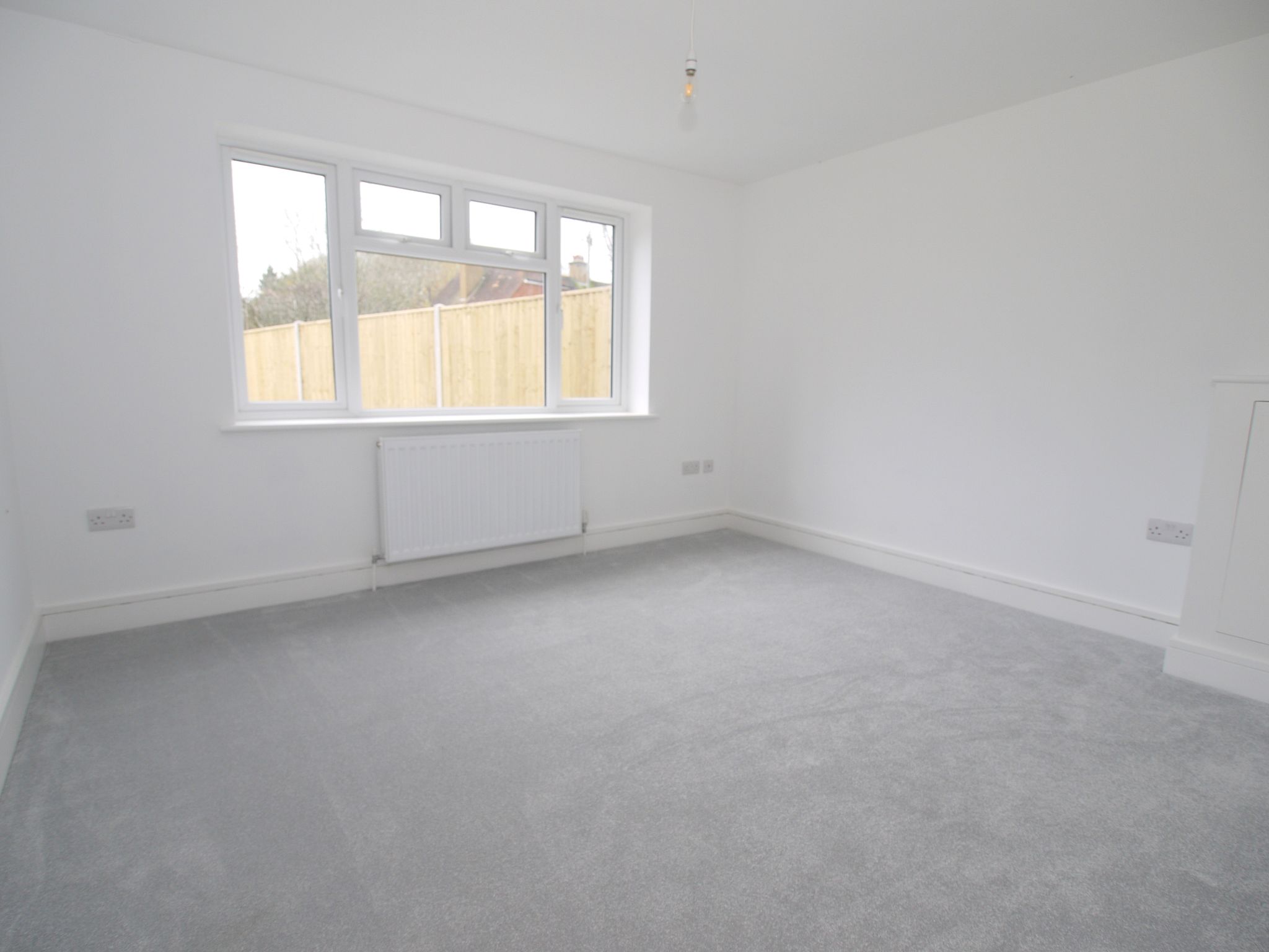2 bedroom end terraced house Sold in Sevenoaks - Photograph 5