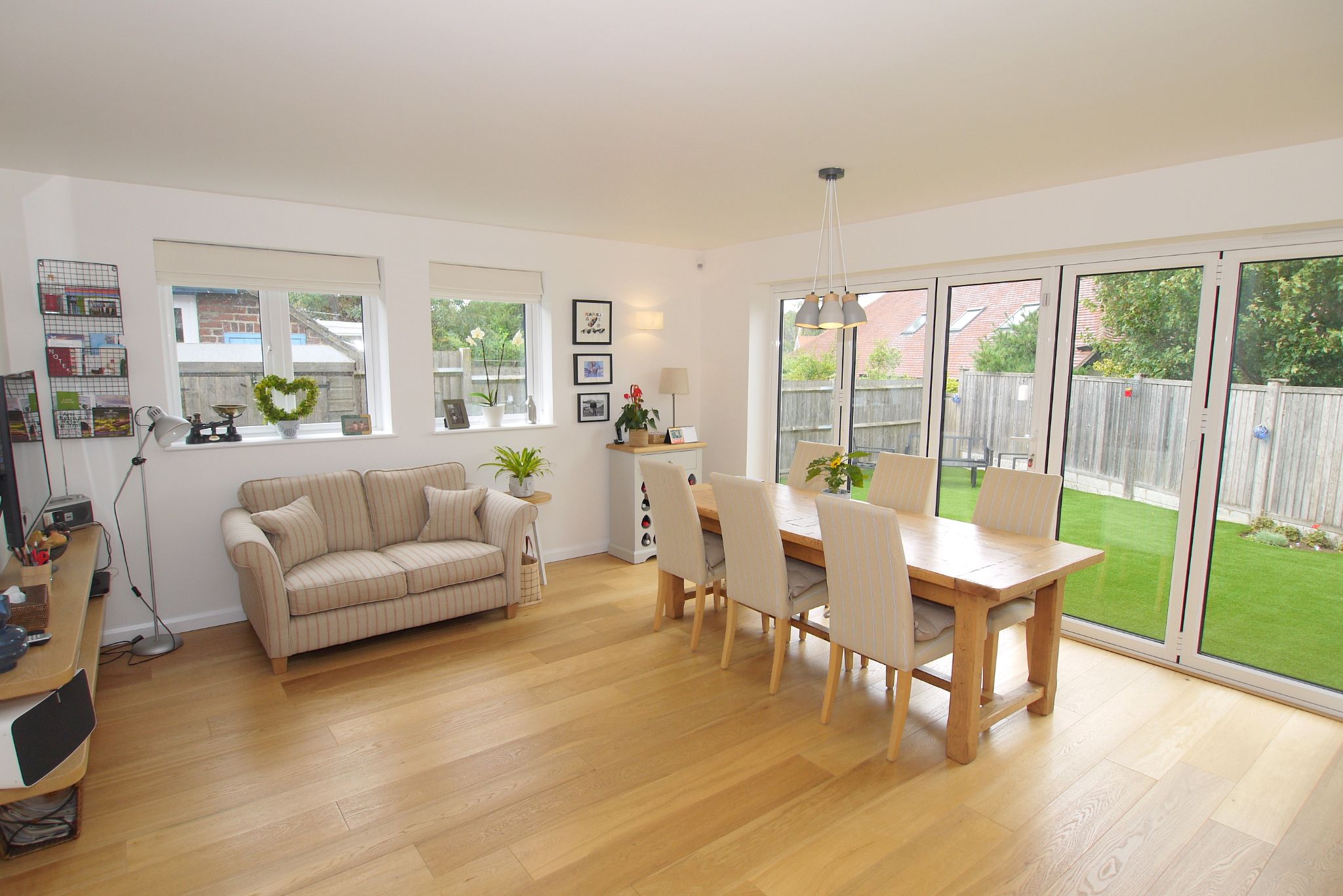 3 bedroom detached house Sold in Sevenoaks - Photograph 7