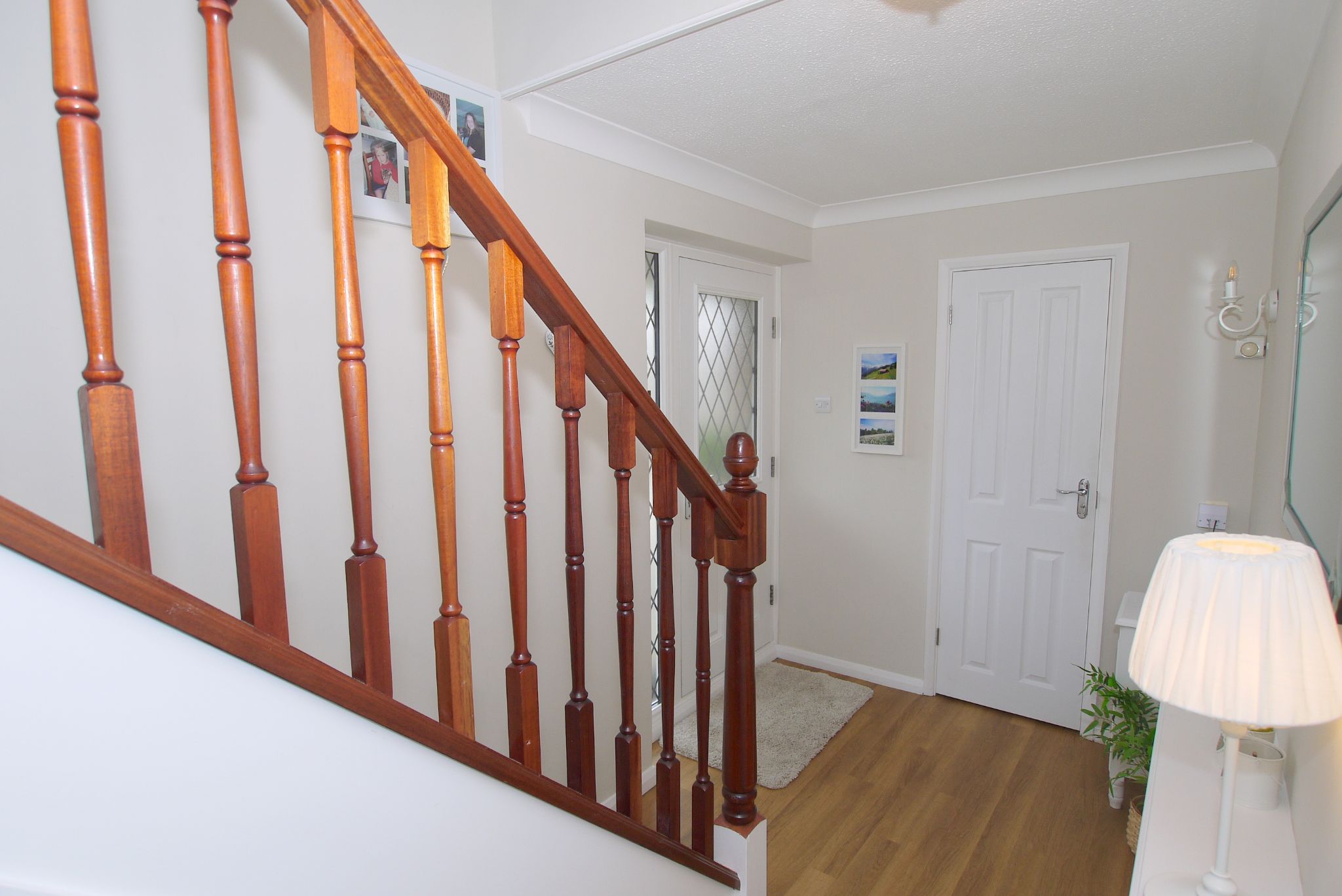 4 bedroom detached house Sold in Tonbridge - Photograph 5