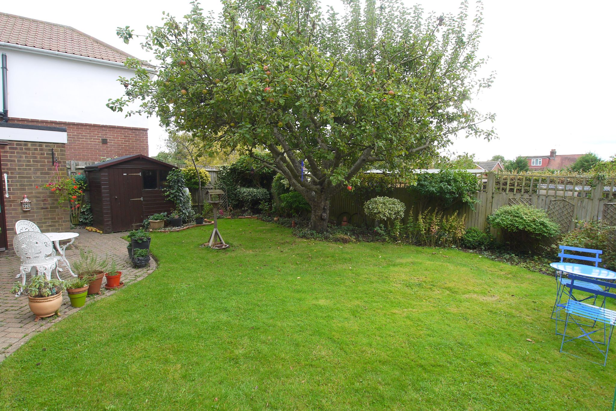 4 bedroom detached house Sold in Tonbridge - Photograph 11
