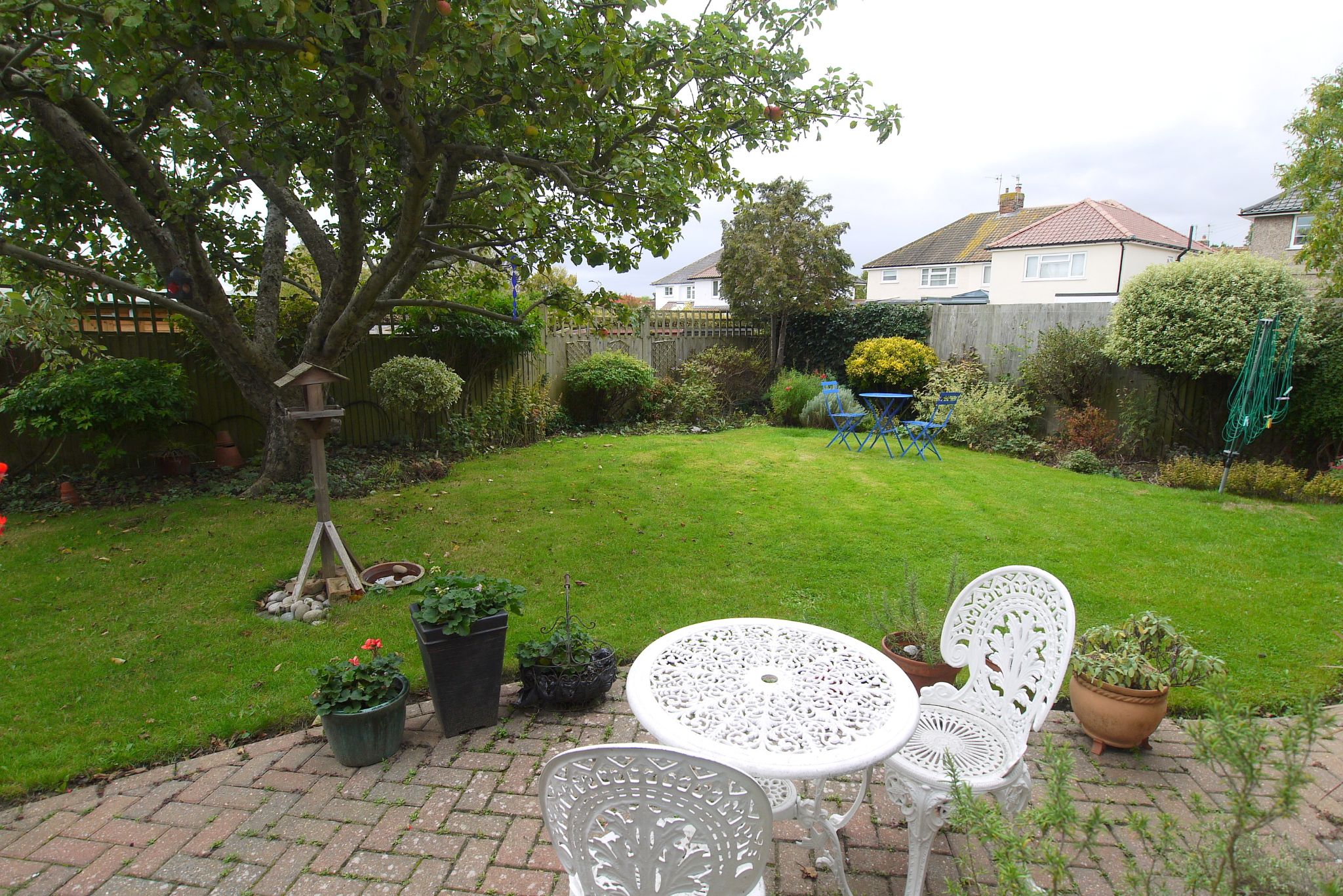 4 bedroom detached house Sold in Tonbridge - Photograph 12