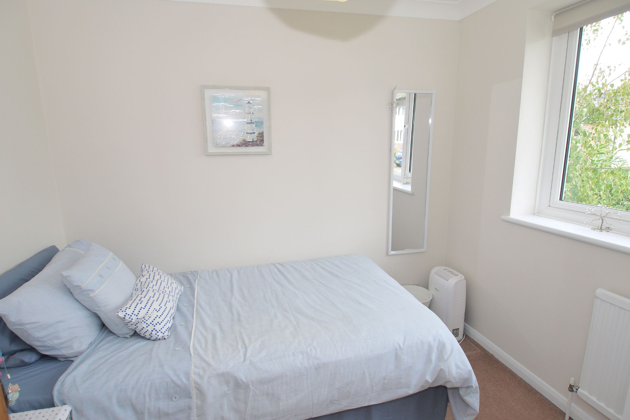 4 bedroom detached house Sold in Tonbridge - Photograph 7