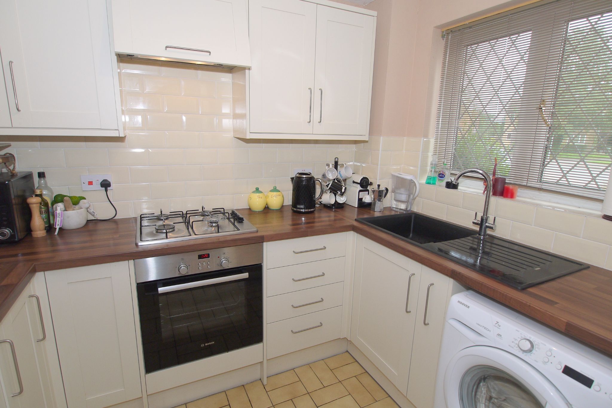 2 bedroom mid terraced house Sold in Sevenoaks - Photograph 4