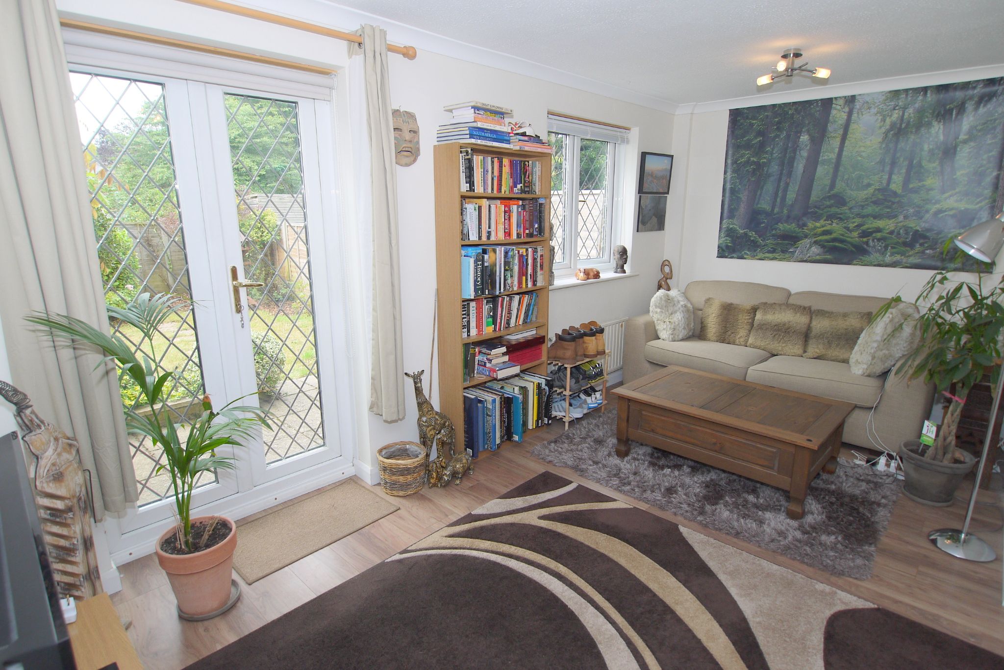 2 bedroom mid terraced house Sold in Sevenoaks - Photograph 6