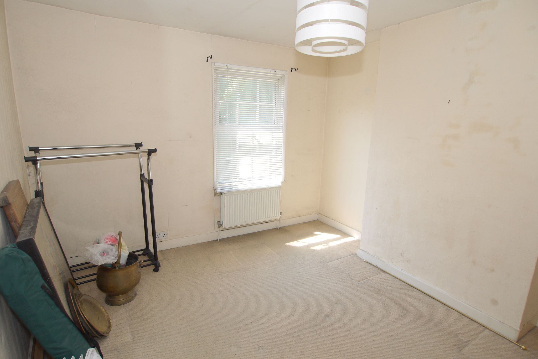 2 bedroom end terraced house Sold in Sevenoaks - Photograph 6