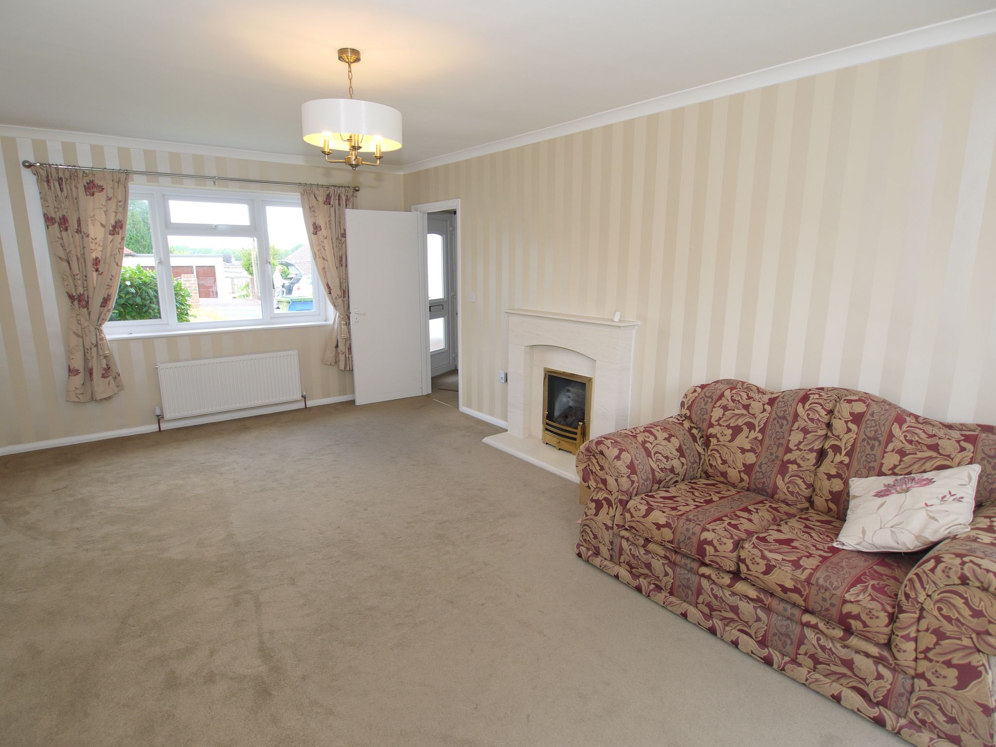 2 bedroom detached bungalow Sold in Sevenoaks - Photograph 5