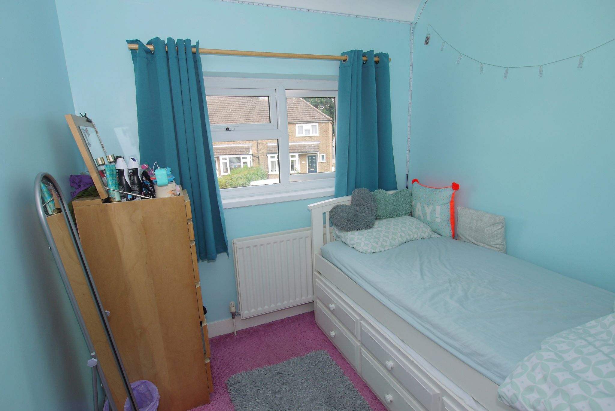 3 bedroom mid terraced house Sold in Sevenoaks - Photograph 8
