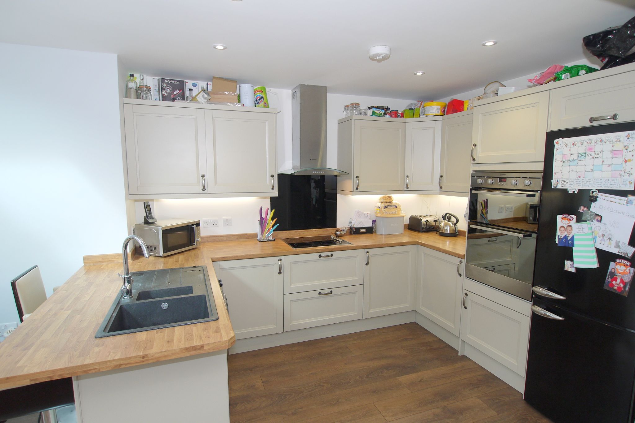3 bedroom mid terraced house Sold in Sevenoaks - Photograph 3