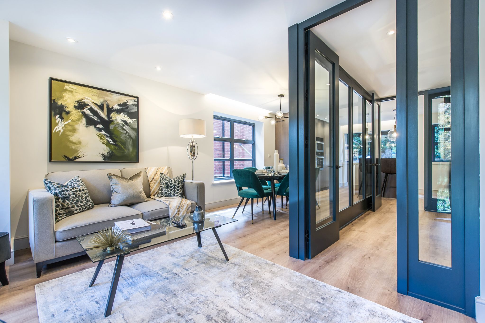 3 bedroom town house Sold in Sevenoaks - Photograph 3