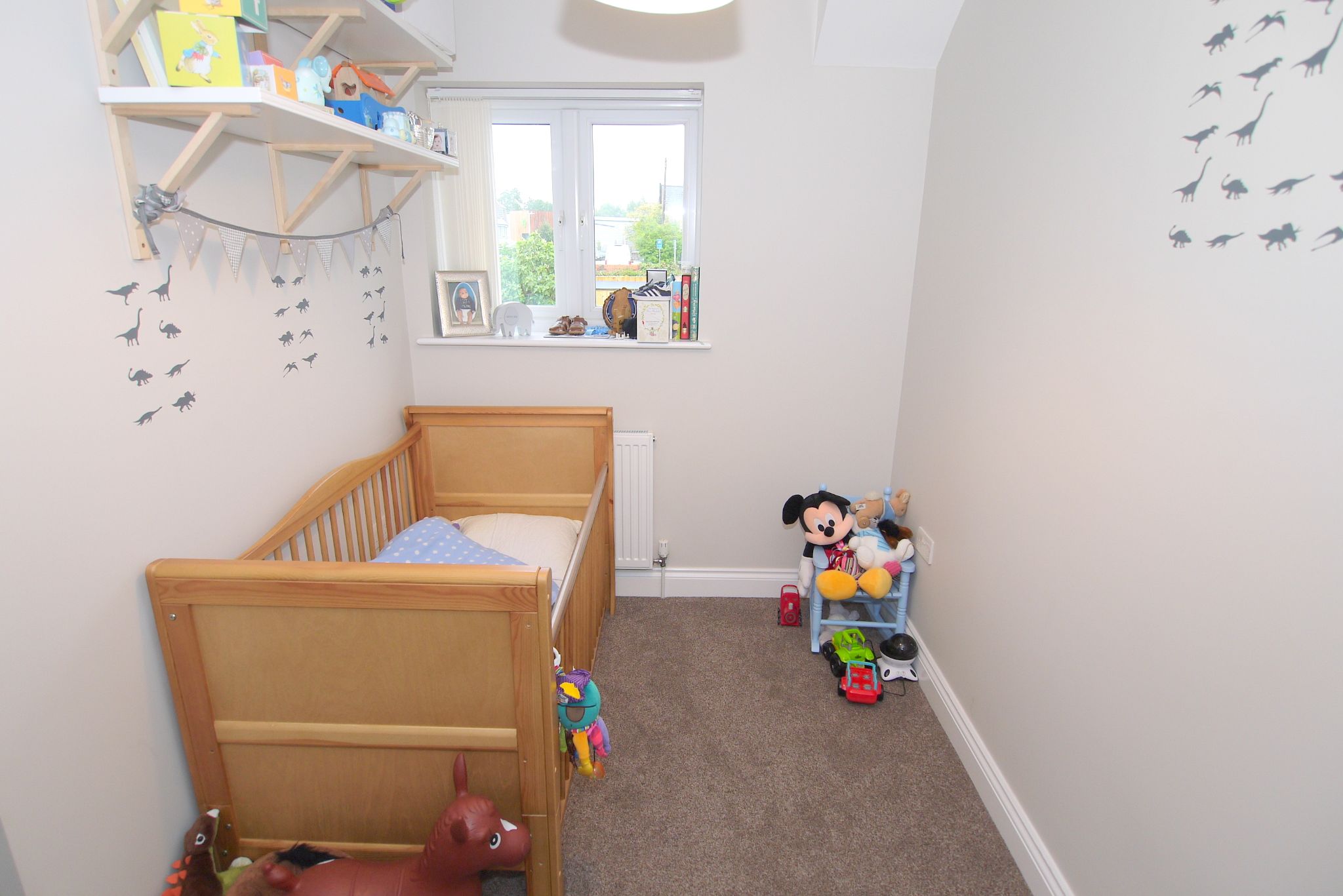 3 bedroom mid terraced house Sold in Sevenoaks - Photograph 8