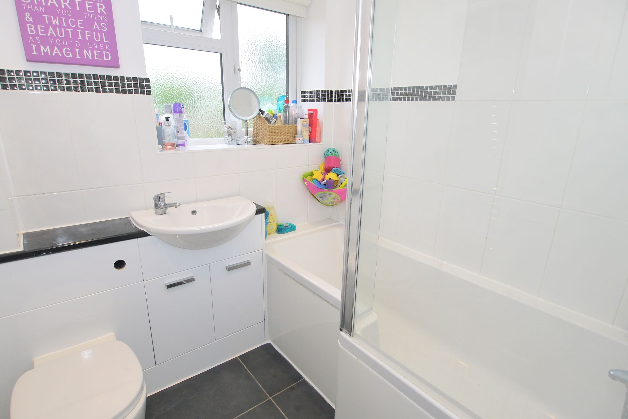 3 bedroom mid terraced house Sold in Sevenoaks - Photograph 9
