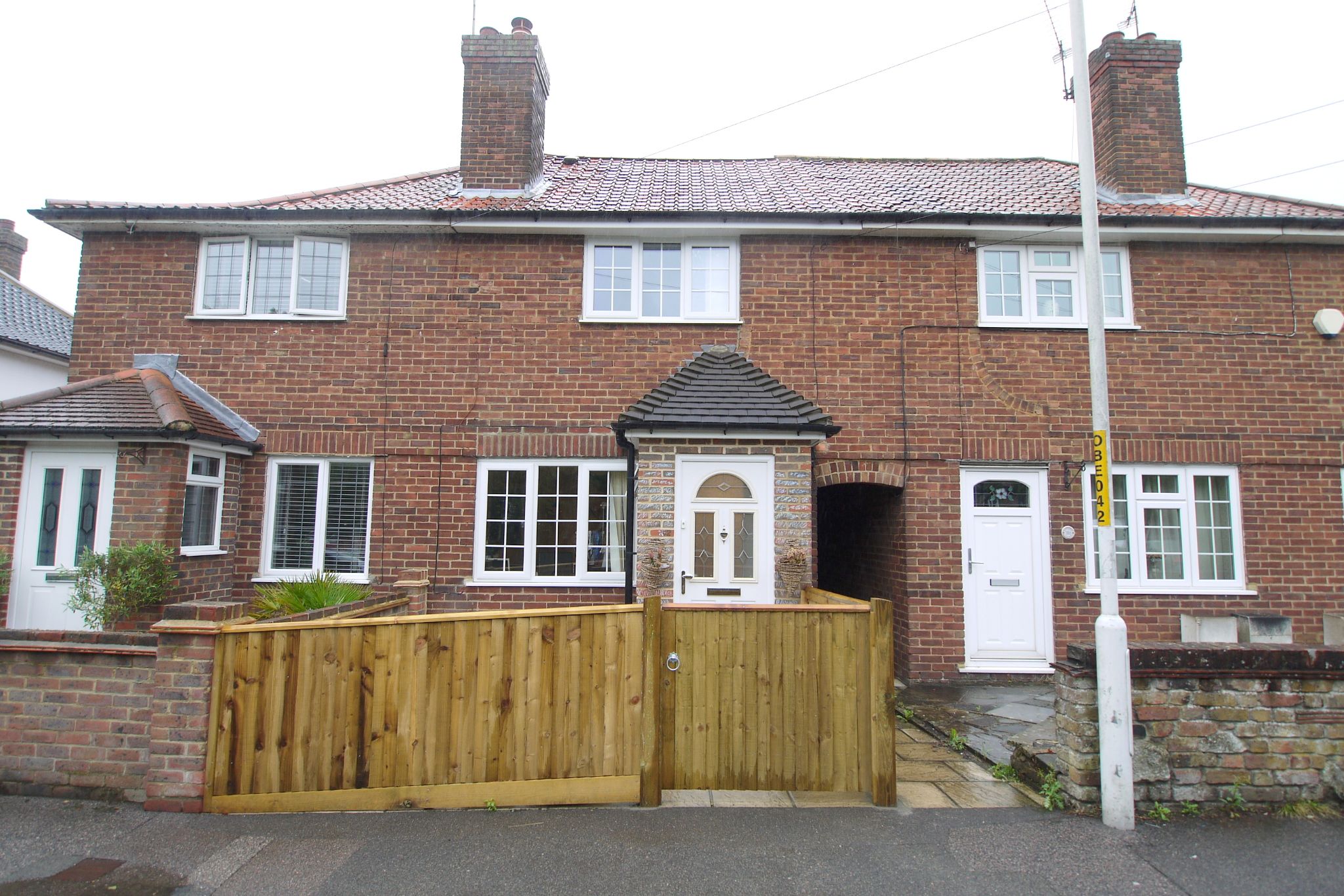 3 bedroom mid terraced house Sold in Sevenoaks - Photograph 1