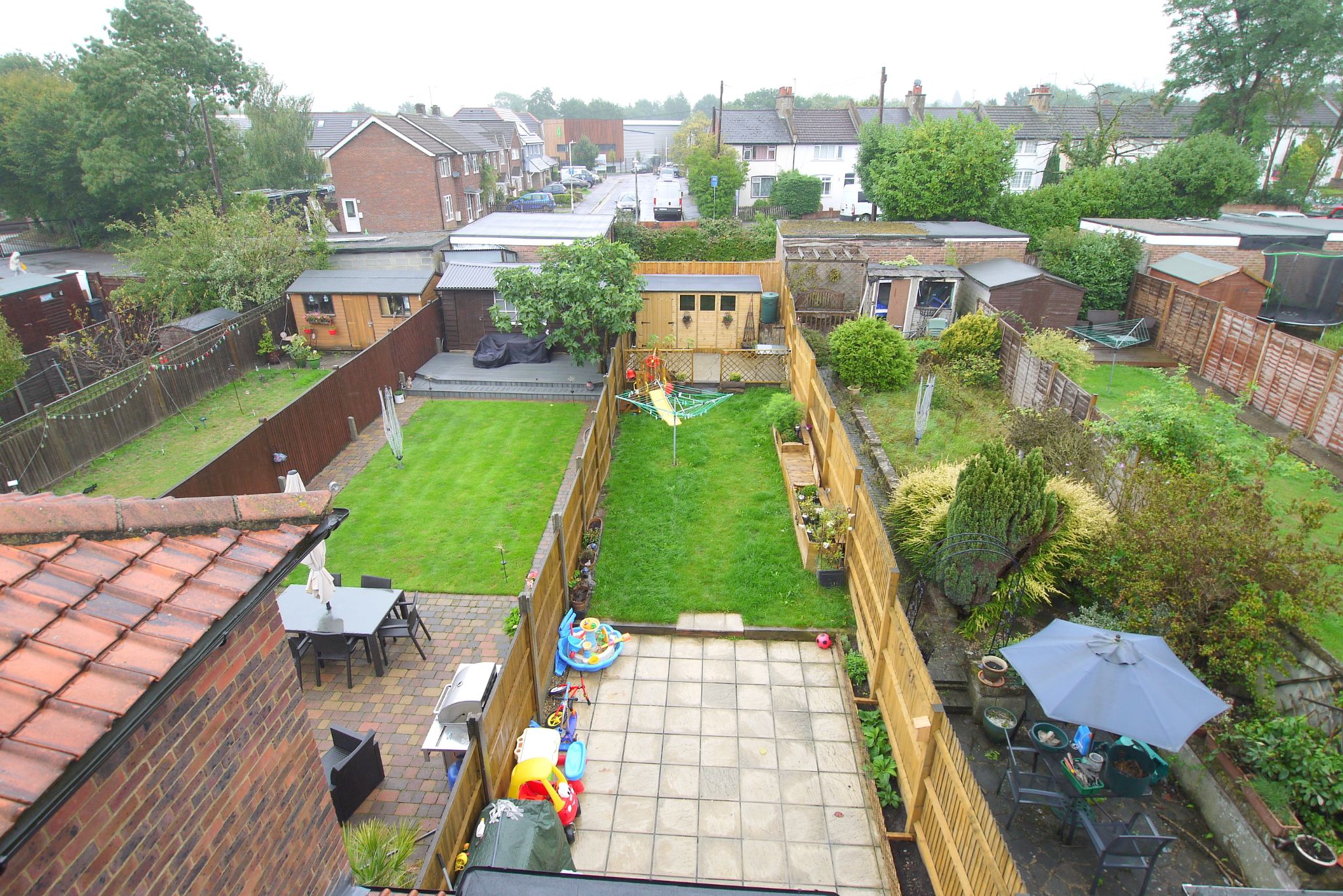 3 bedroom mid terraced house Sold in Sevenoaks - Photograph 10