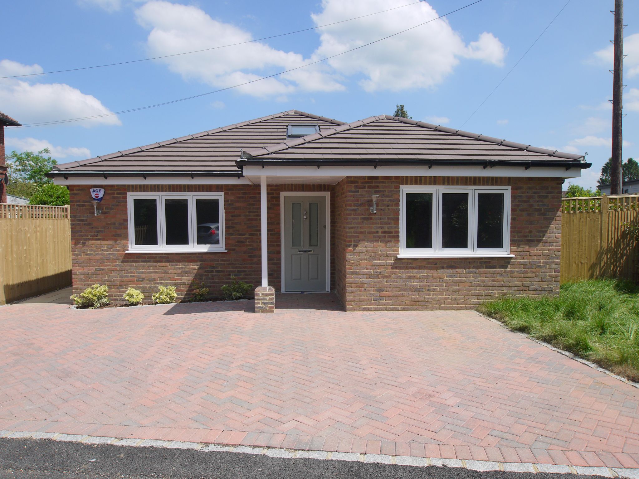 3 bedroom detached bungalow Sold in Sevenoaks - Photograph 11