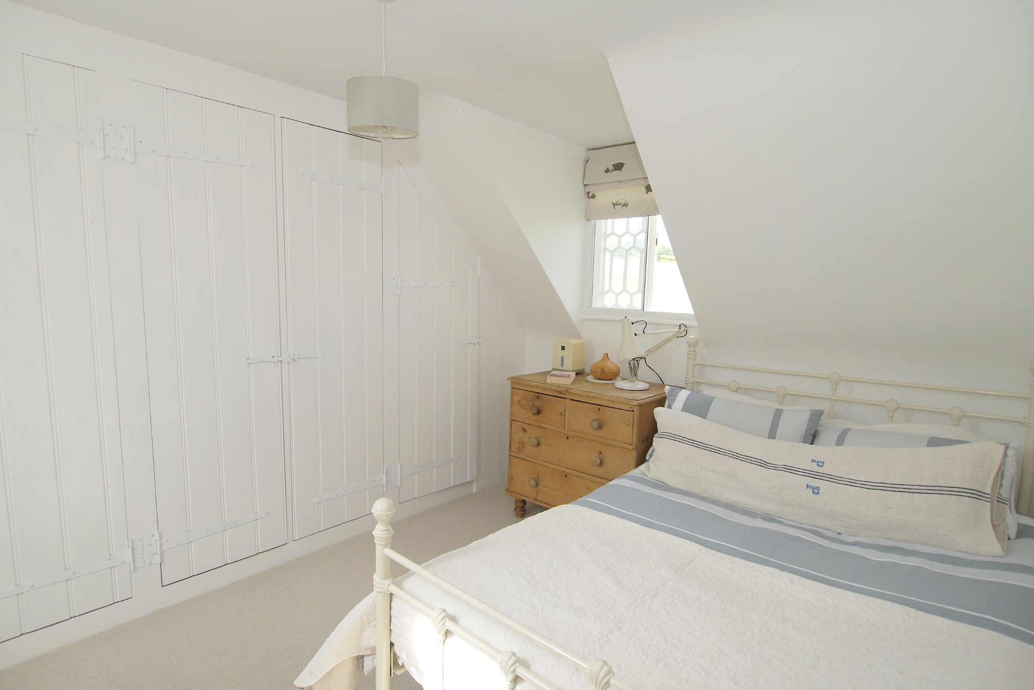 2 bedroom mid terraced house Sold in Sevenoaks - Photograph 7
