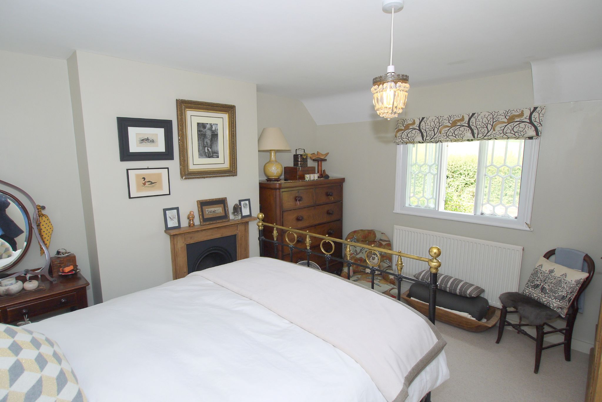 2 bedroom mid terraced house Sold in Sevenoaks - Photograph 6