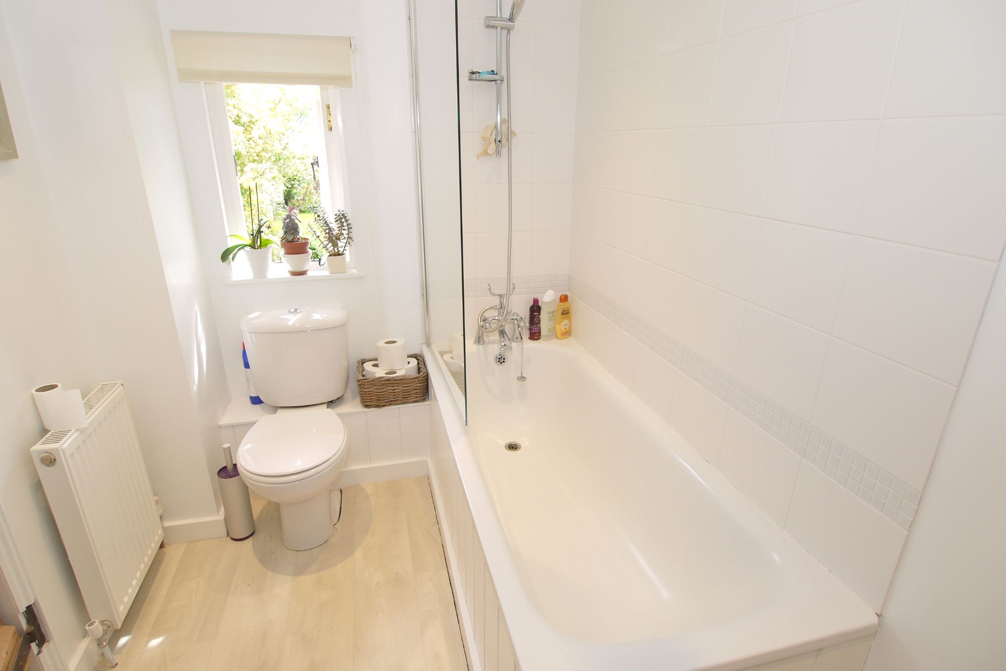 2 bedroom mid terraced house Sold in Sevenoaks - Photograph 8